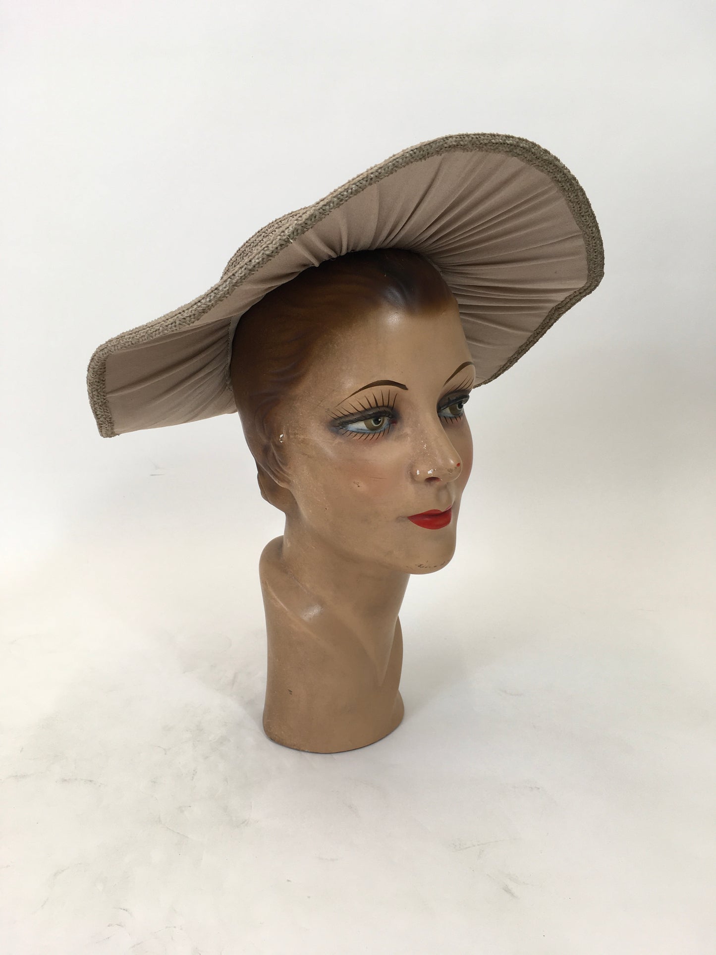 Original 1940's Fabulous Woven Raffia Hat - In A Soft Mushroom With Back Bow Detailing