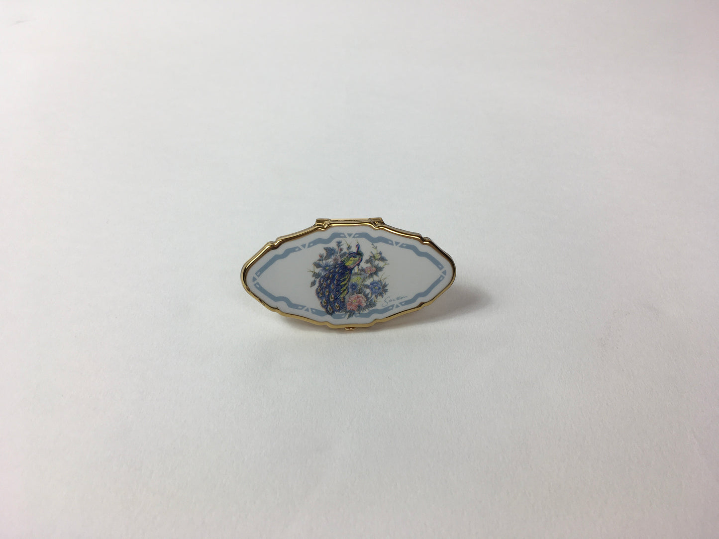 Original 1950’s Lip View By Stratton - Never Been Used Featuring A Peacock & Floral Design