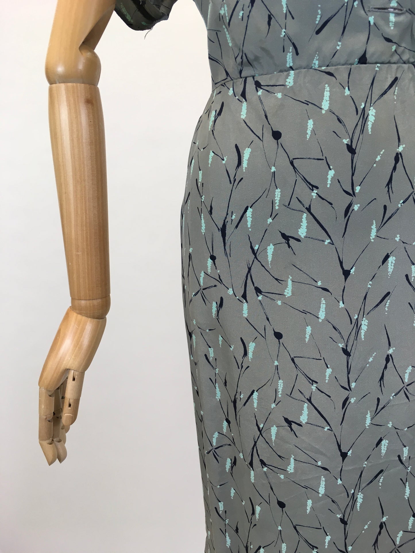 Original 1950’s Fabulous 2pc Dress & Jacket Set - In A Lovely Slate Grey with Turquoise and Black Print