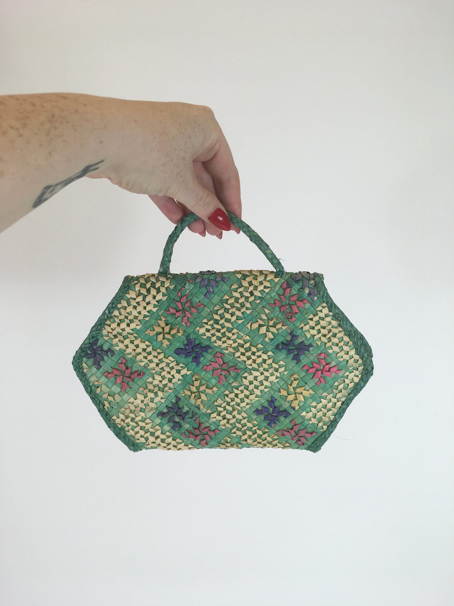 Original 1930’s Eau De Nil Raffia Handbag - With Delicate Rose, Lilac and Beige Hints