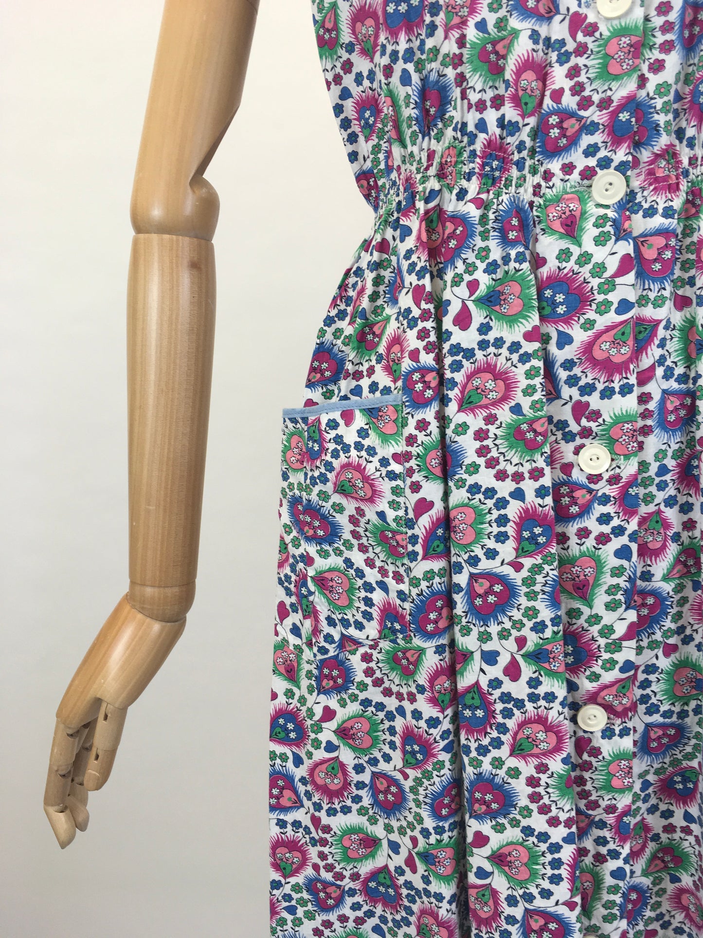 Original 1940’s Cotton Button Front Dress - In A Fabulous Floral Print