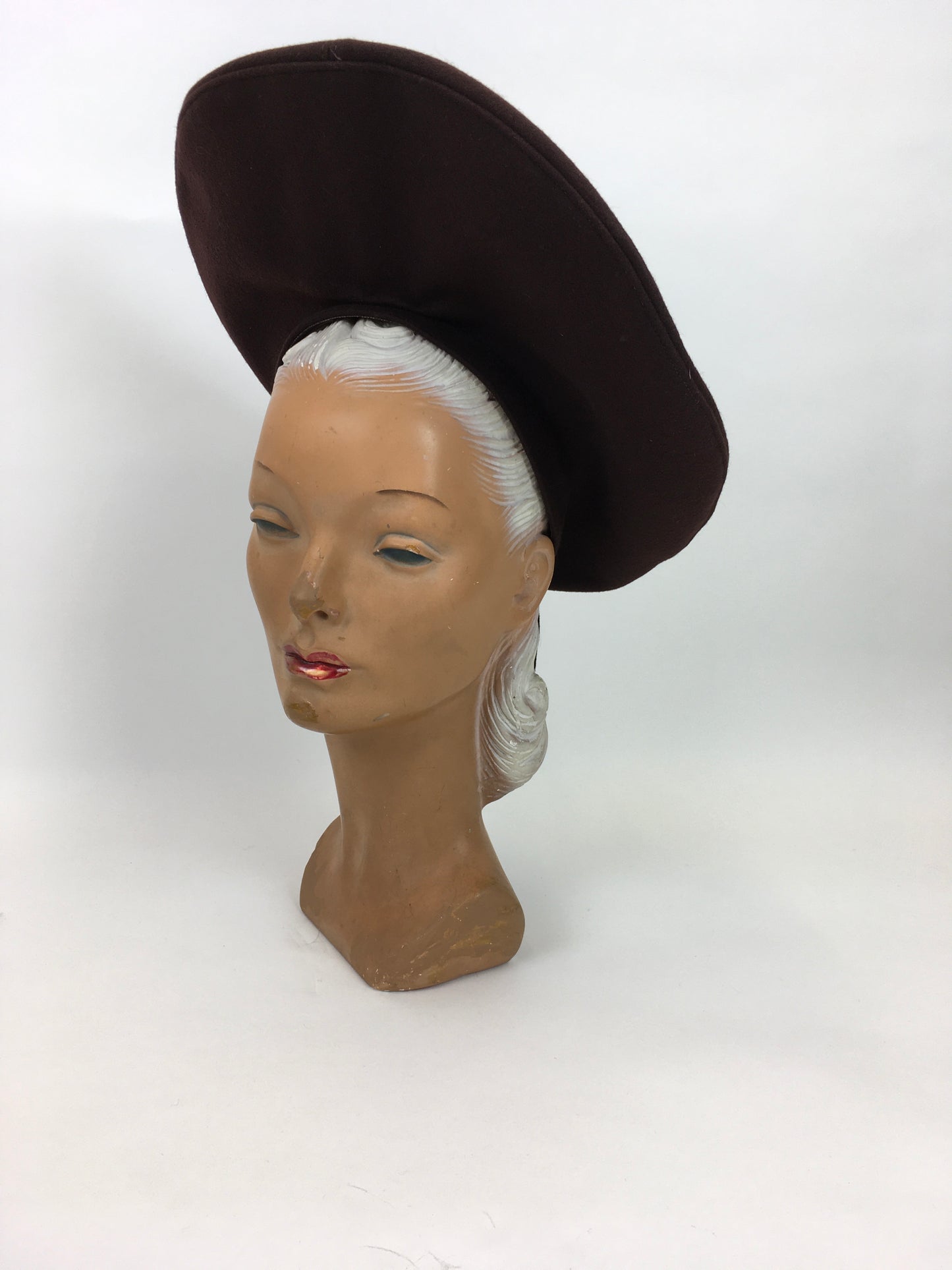 Original 1940s Warm Brown Felt Halo Hat - Made by ‘ Gimbel Brothers ‘