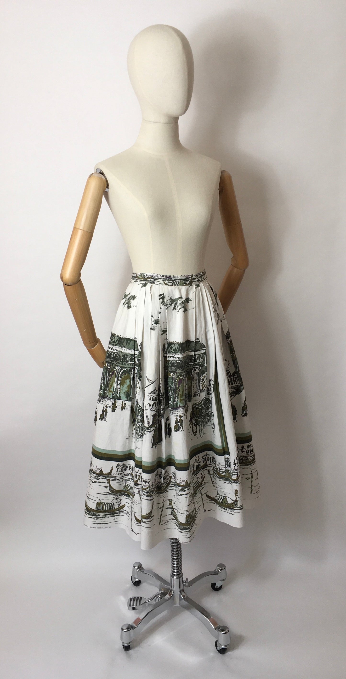 Original 1950’s Novelty Scenic Print Skirt - Featuring Victorian Scenes, Horses & Carriages, Gondolas on the River