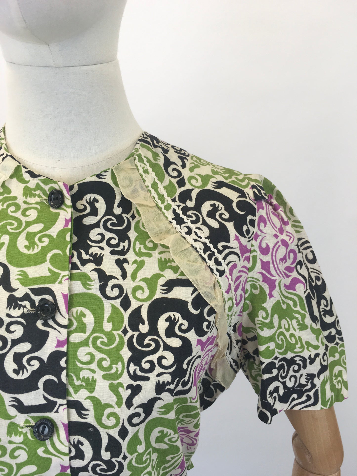 Original 1940's Stunning ' Polly Frocks Of California ' Dress - In A Vibrant Pallet Linen