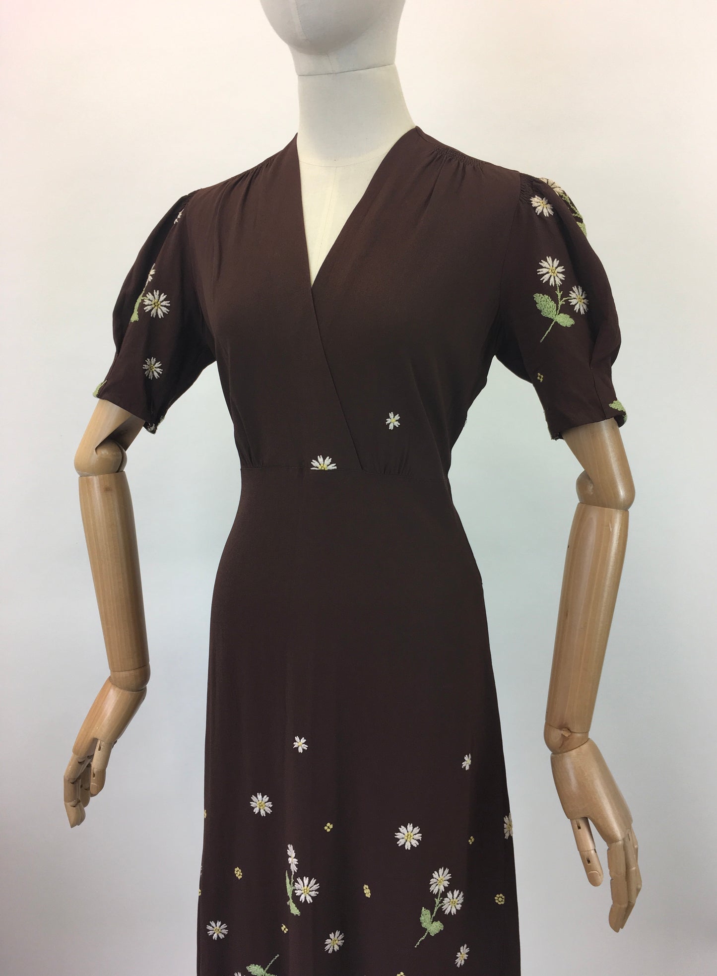 Original Sensational Late 1930's Early 1940's ' Princess Frocks' Dress - In Warm Brown & Embroidery In Yellow & Green