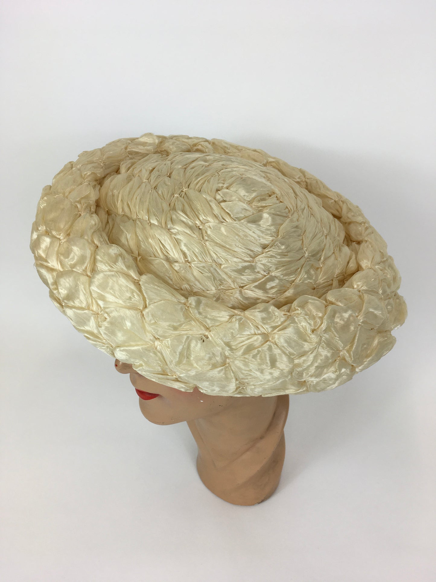 Original 1950’s FABULOUS Soft Cream Raffia Platter Hat - With Structured Inner Band