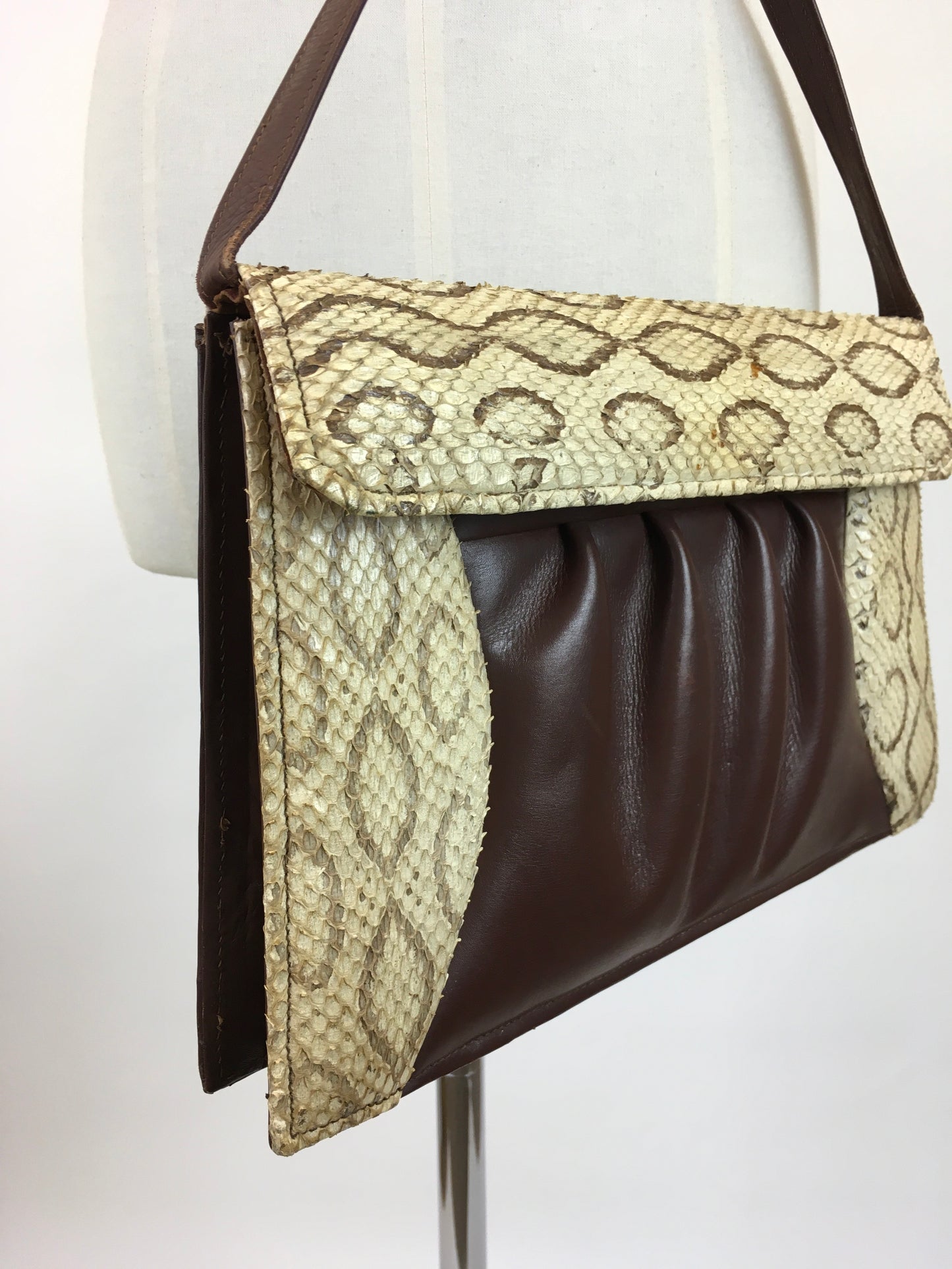 Original 1940's Darling Snakeskin & Leather Handbag - With Lovely Details