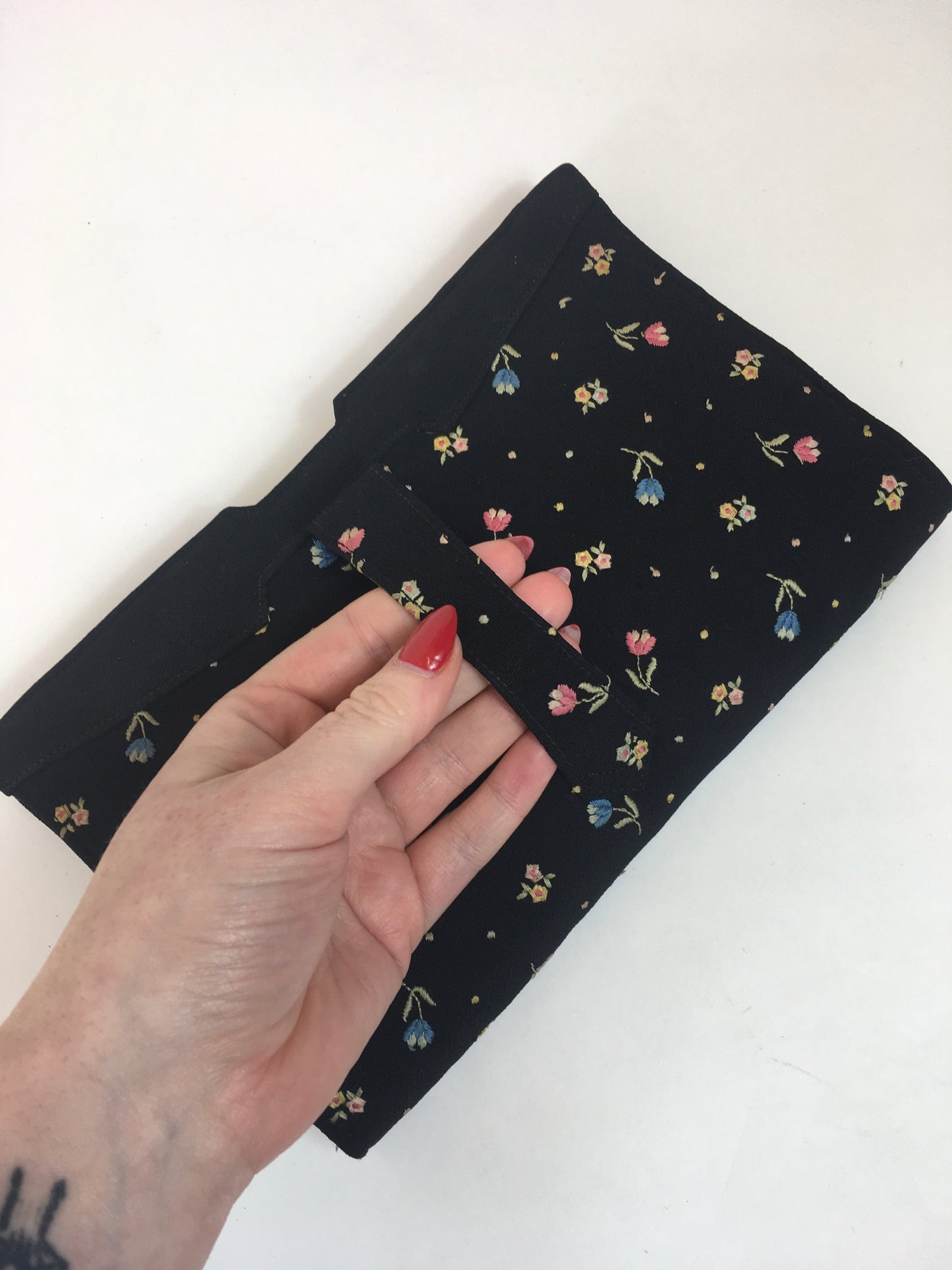 Original 1930's Stunning Embroidered Clutch Handbag - With Fan Shaped Lucite Clasp