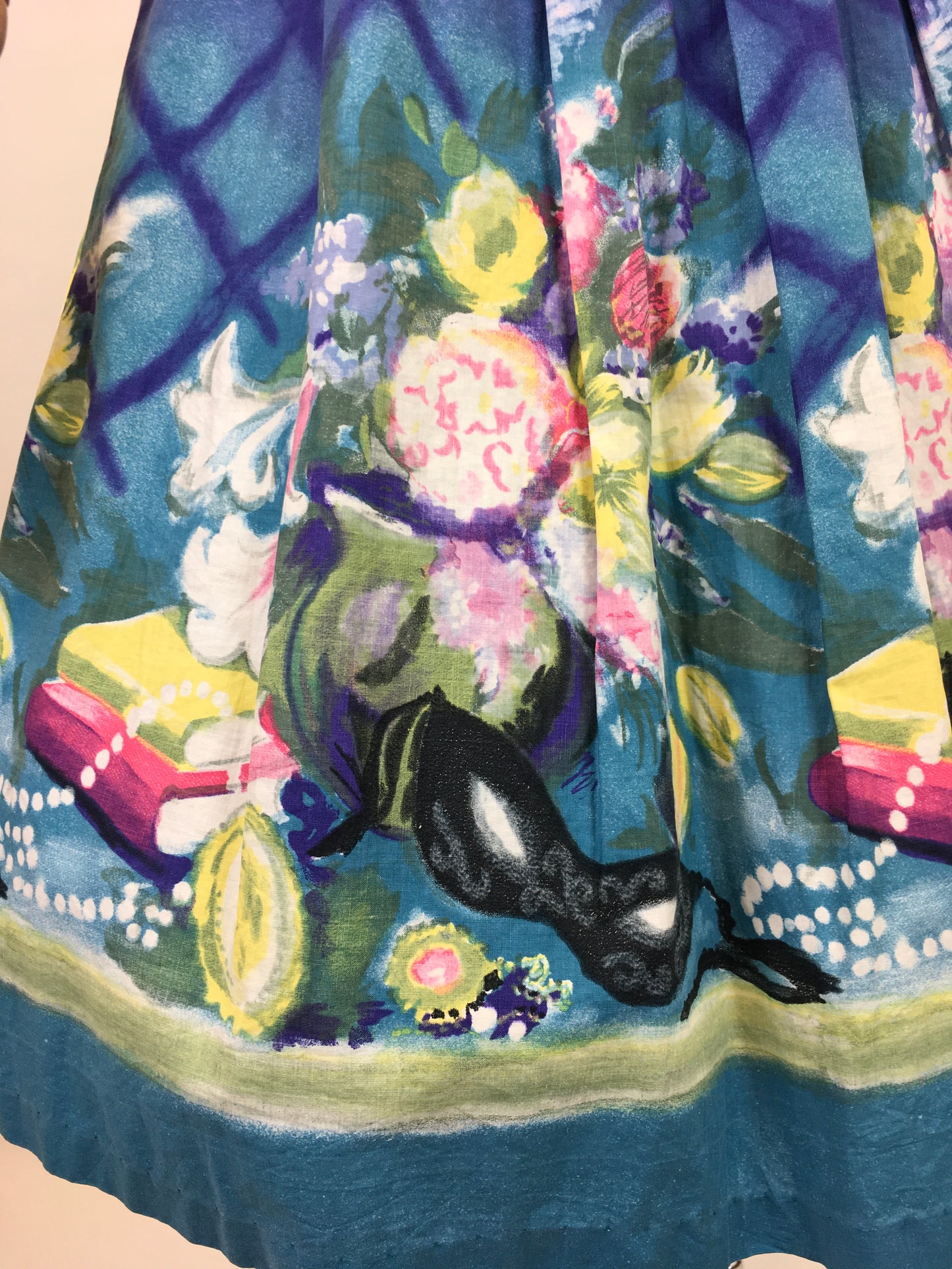 Original 1950s Novelty Print Skirt - In a Fabulous Print Featuring Masks, Books, Jewellery and More