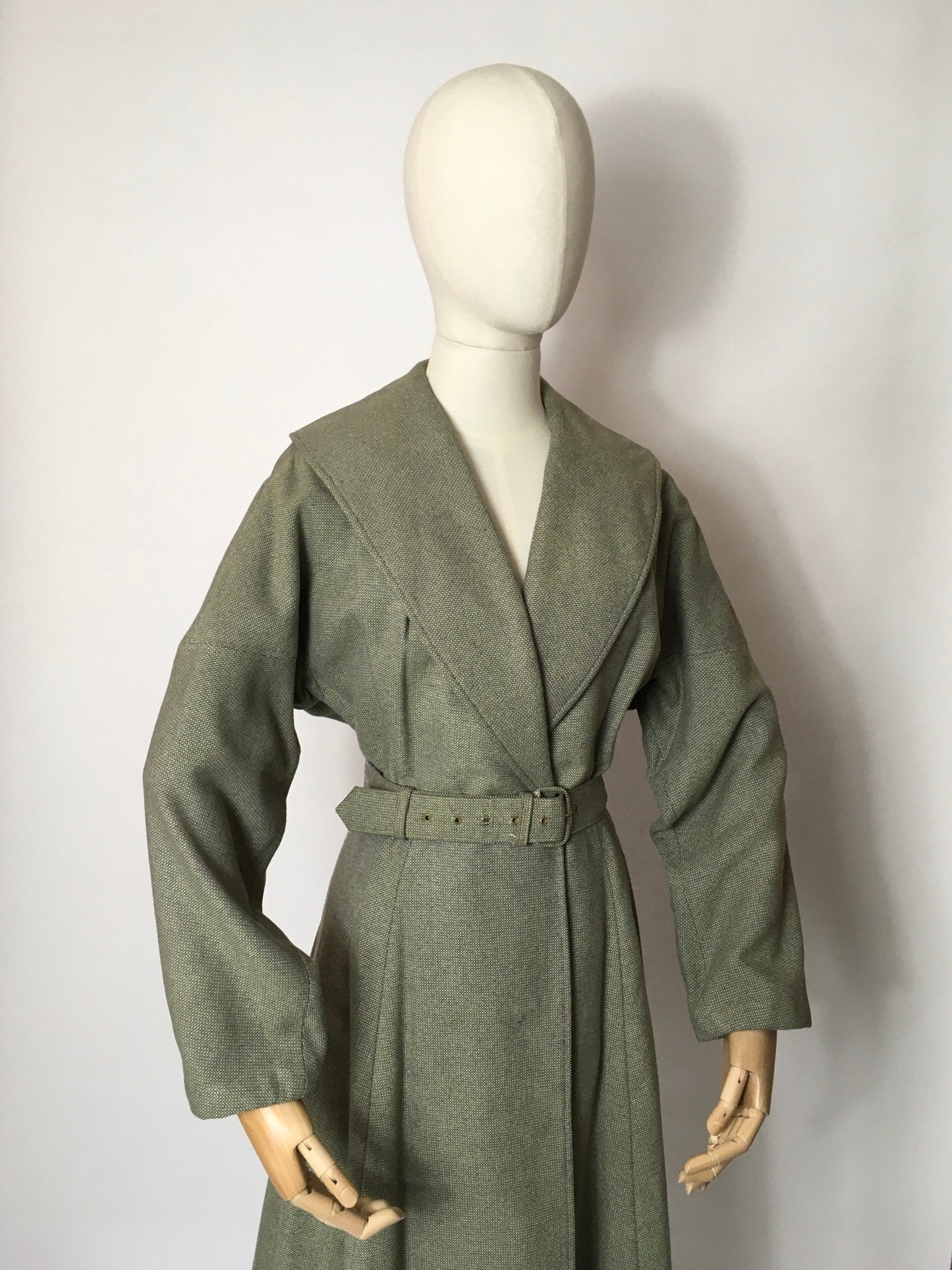 Original 1940’s Showerproof Coat by ‘ Telemac Rainwear Ltd ‘ - Featuring a Fabulous Large Shaped Collar