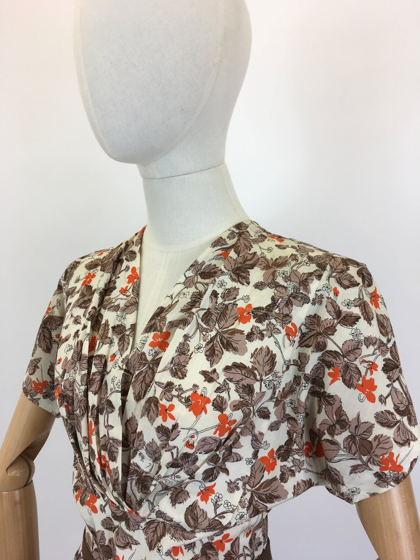 Original 1940's Beautiful Day Dress in Warm Browns, Rust & Cream - By ' Park Lane Frocks'
