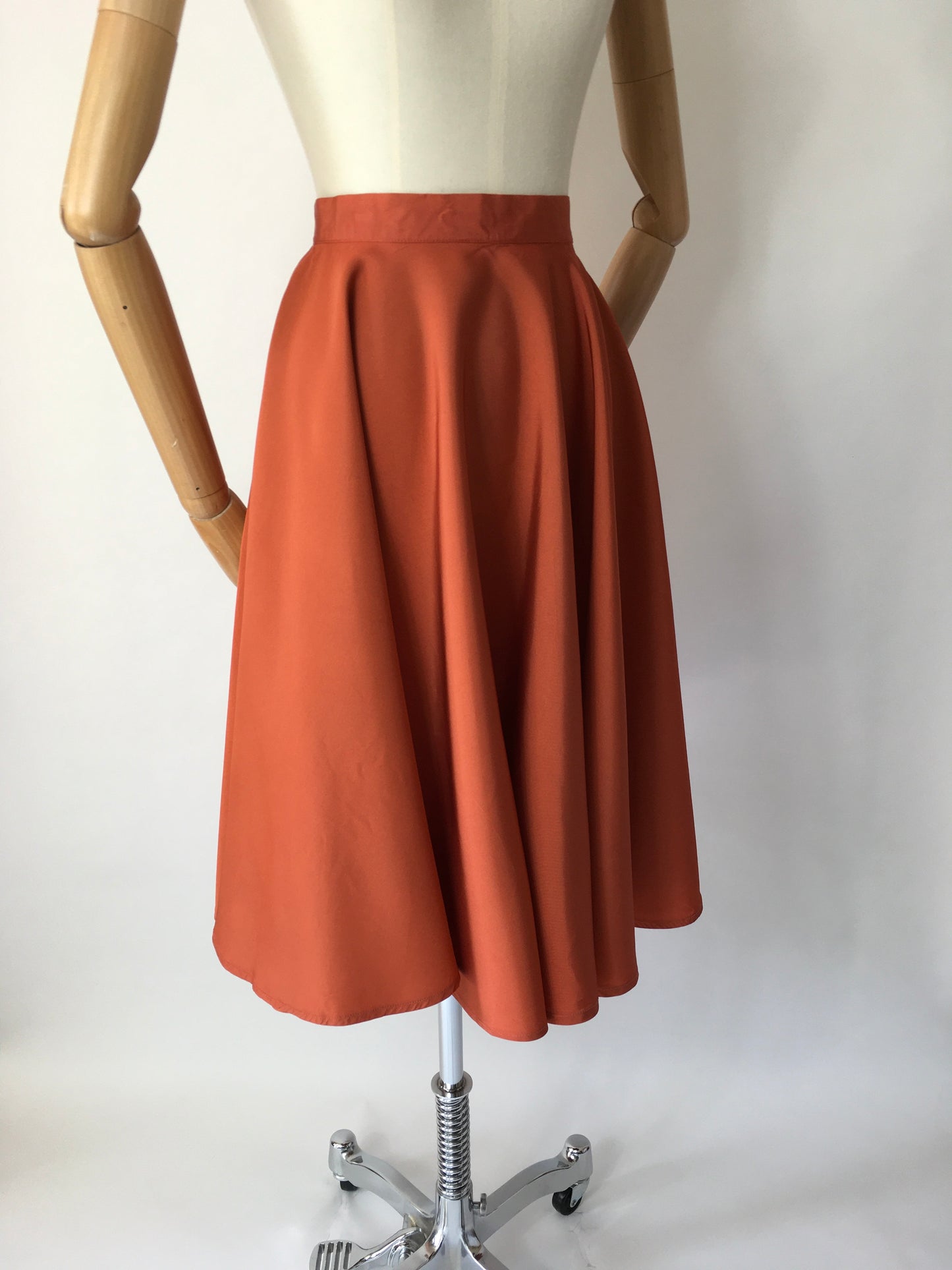 Original 1950’s Full Circle Skirt - In a Lovely Rust Taffeta Blend Fabric