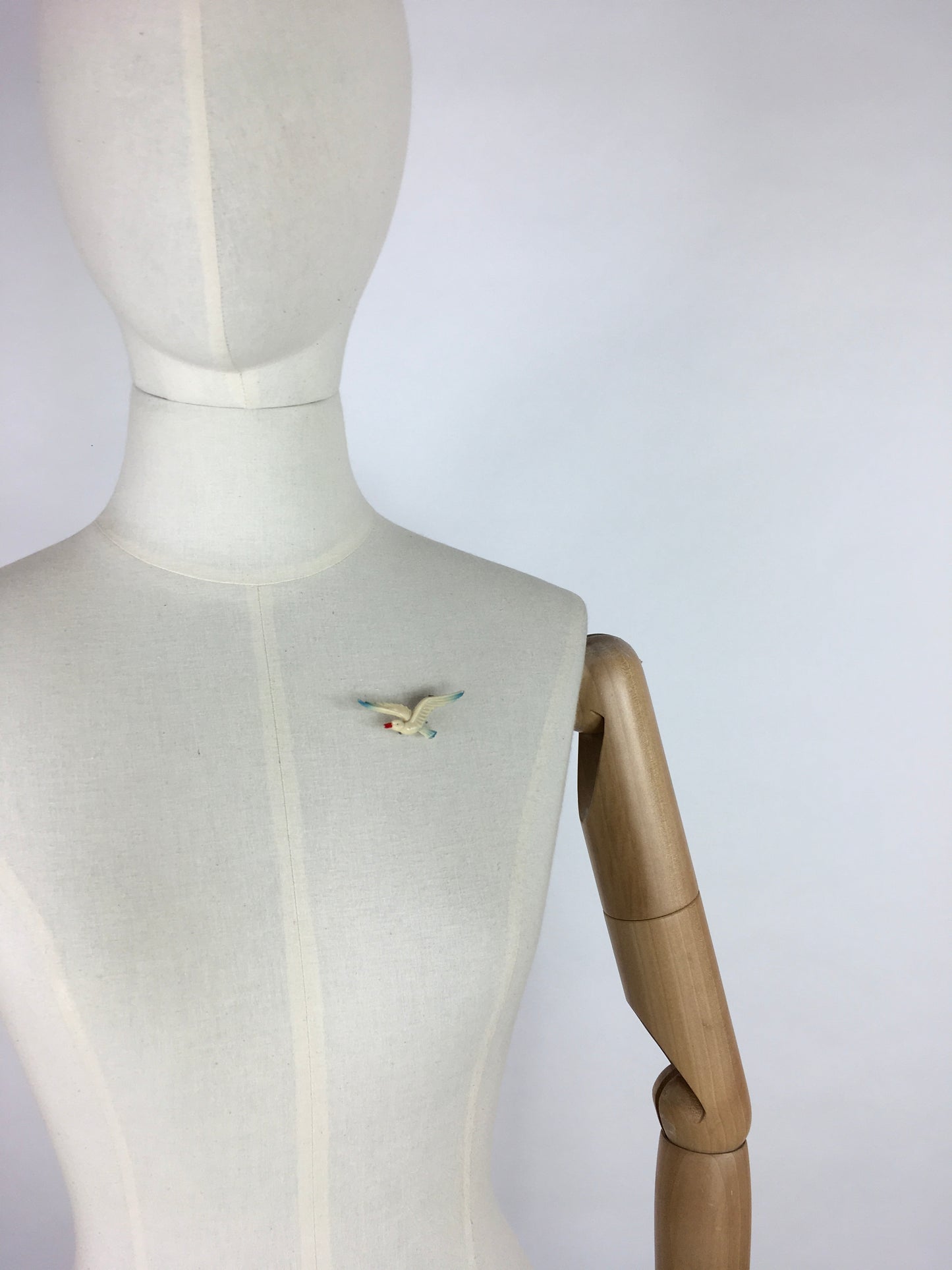 Original 1940s Celluloid Seagull Brooch - With lovely Details and Colourings