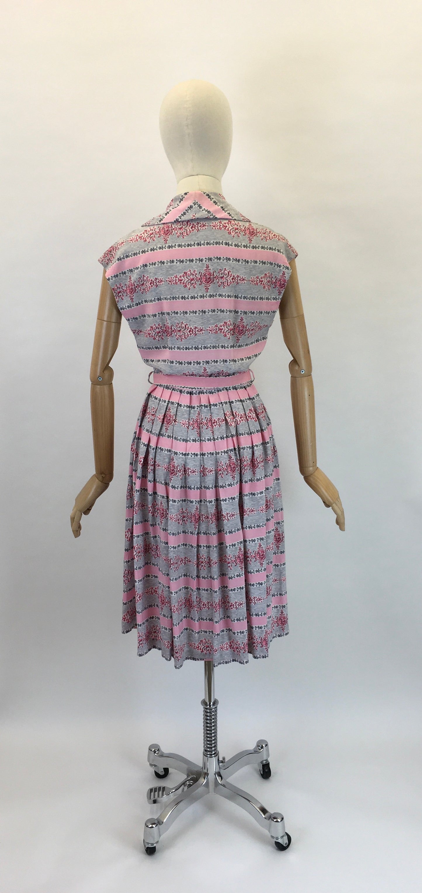 Original 1950s St. Michael Cotton Day Dress - In a lovely Pink and Grey Print