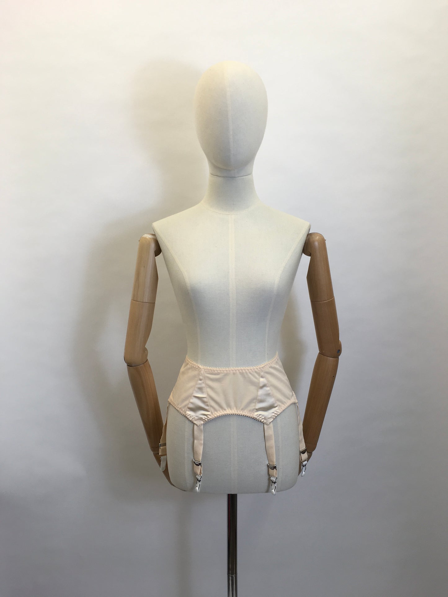 What Katie Did Lingerie - Harlow Nouveau Suspender Belt Peach