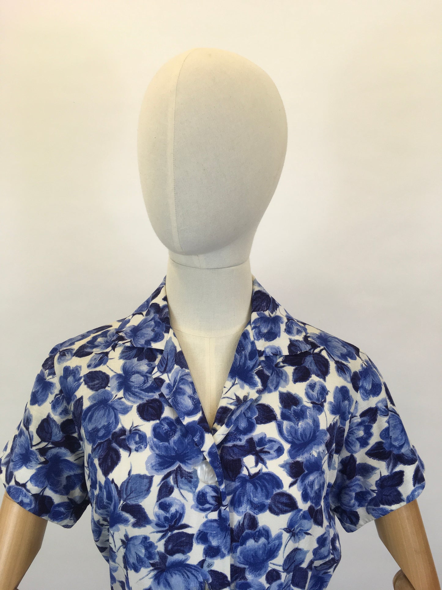 Original 1950’s Cute ‘ St.Michael ‘ Day Dress - In A Lovely Blue & White Floral Cotton