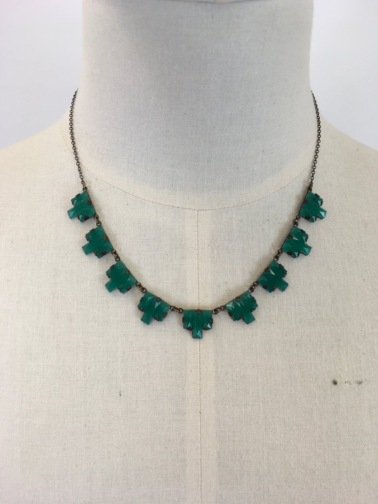 Original 1930’s Art Deco Shaped Necklace - With Jade Green Glass