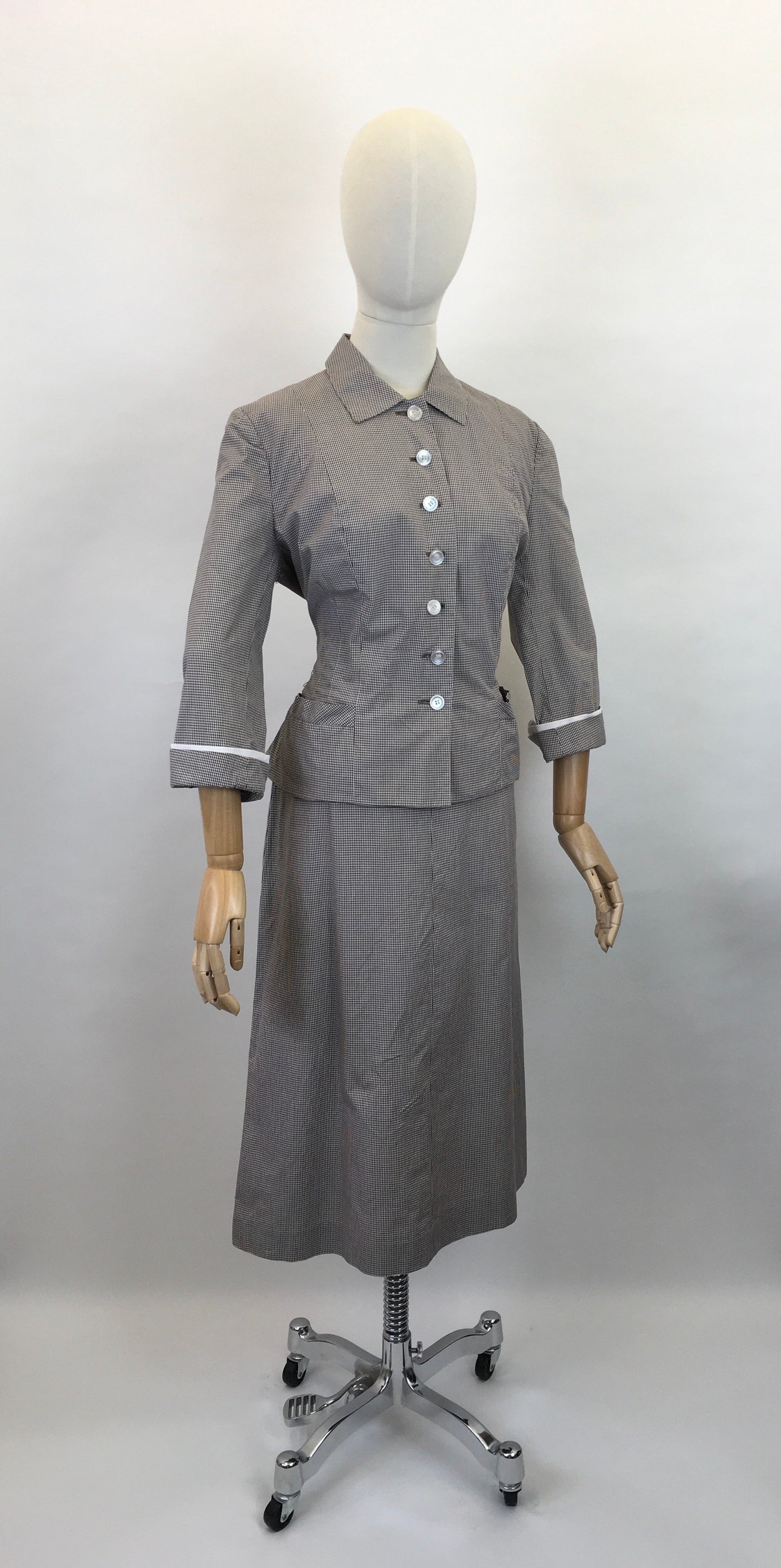 Original 1950’s ‘ Glenhaven ‘ Summer Suit - In A Brown and White Gingham Check