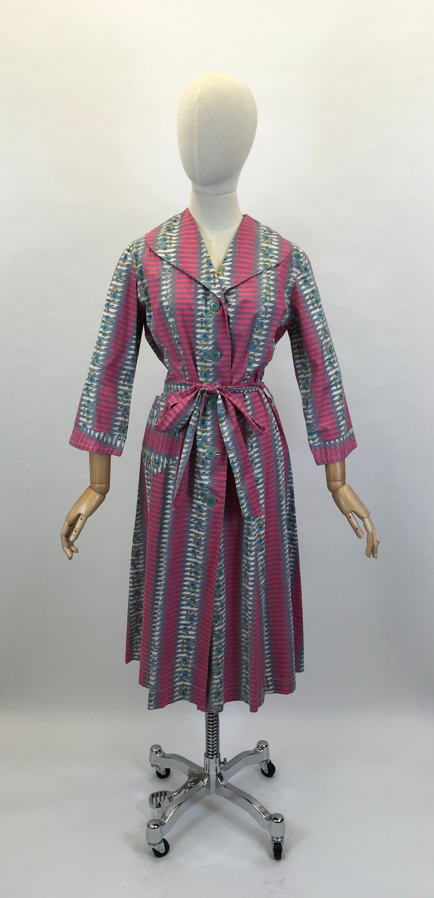 Original 1950’s Pretty Cotton Day Dress - In Bright Pinks, Blues & Greys