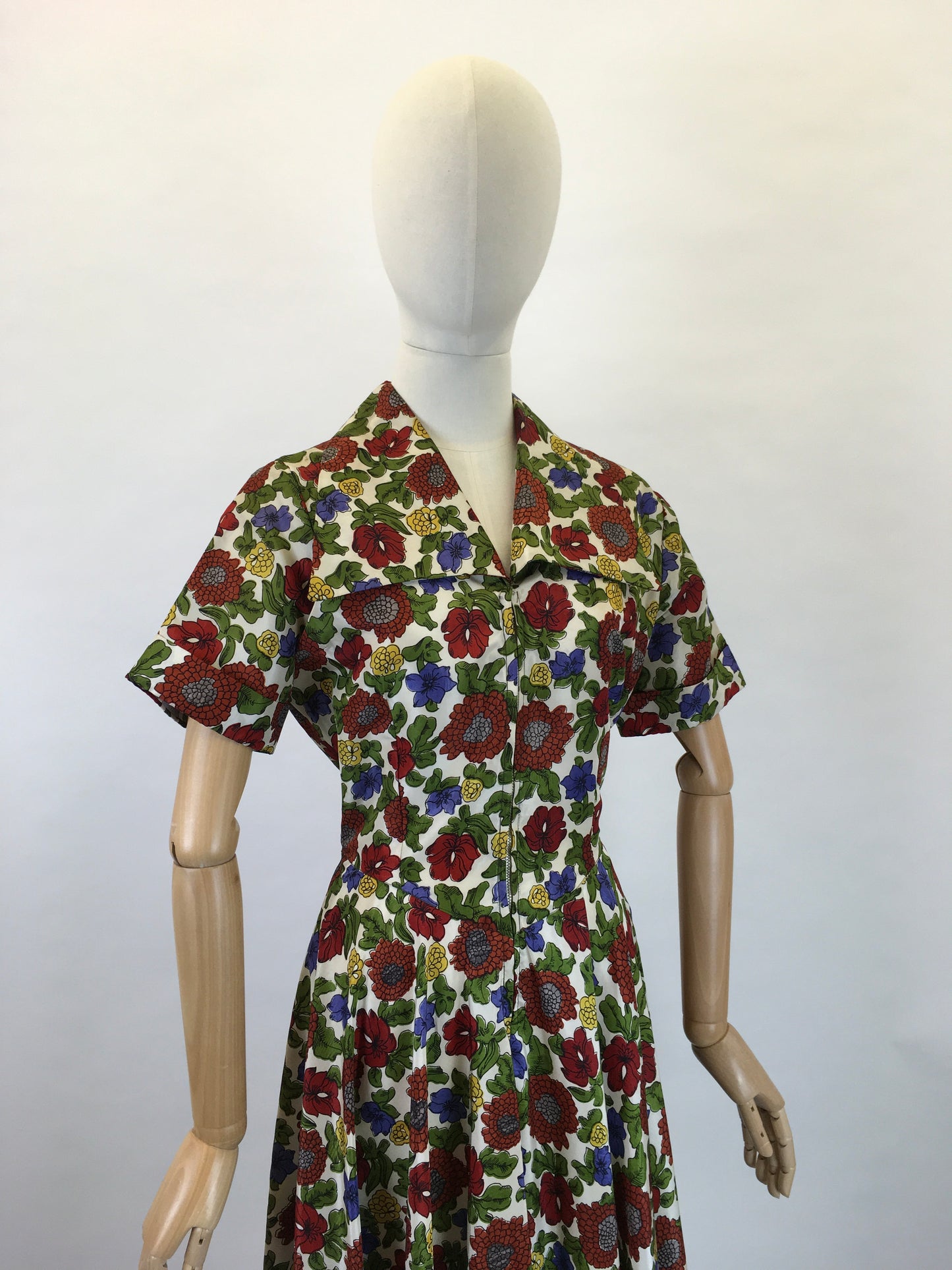 Original 1940s Floral Zip Front Dress - In Lovely Autumnal Shades of Rich Wines, Blues, Yellows and Greens