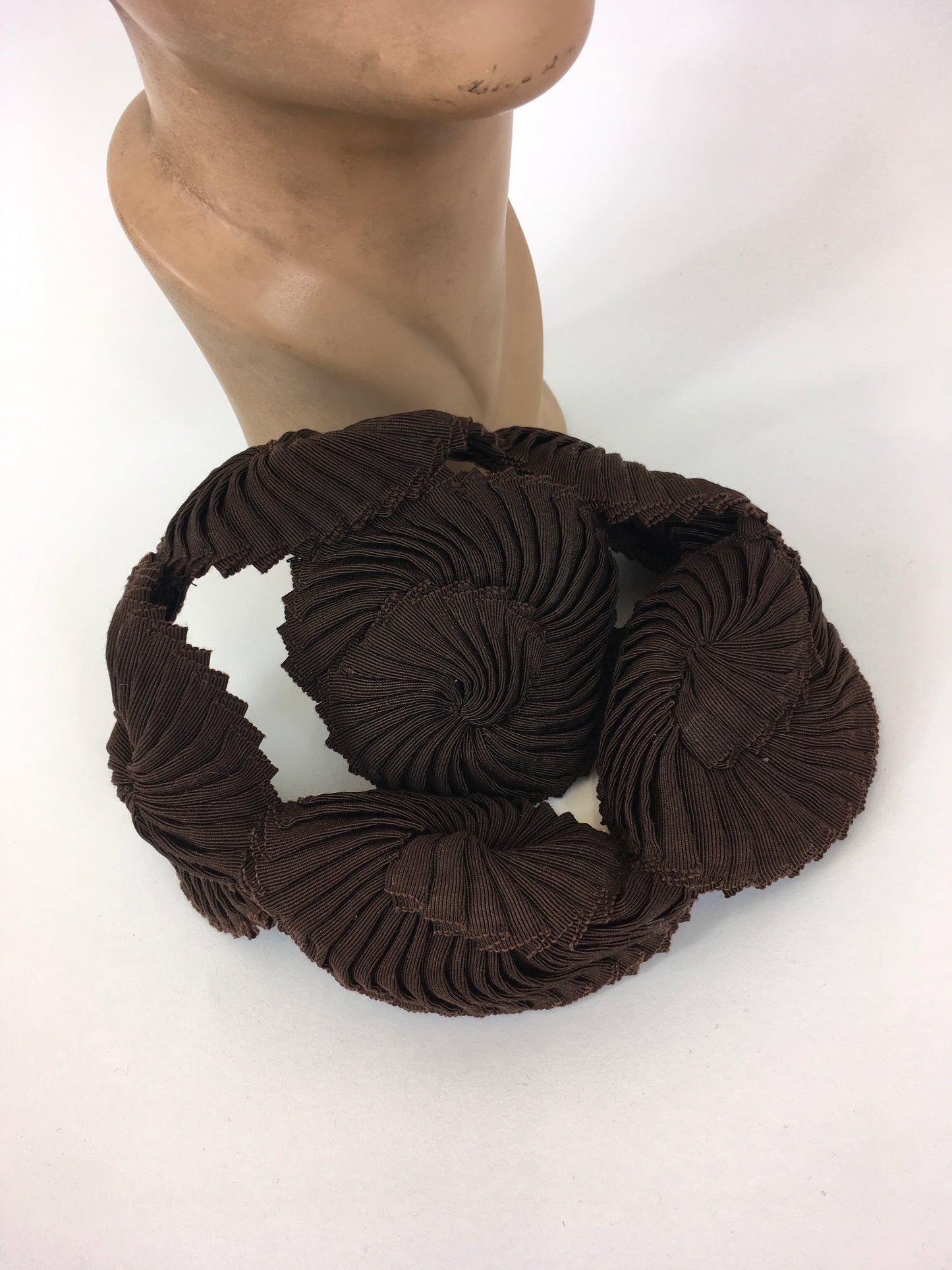 Original 1940’s Exquisite Grosgrain Headpiece - In A Warm Rich Brown