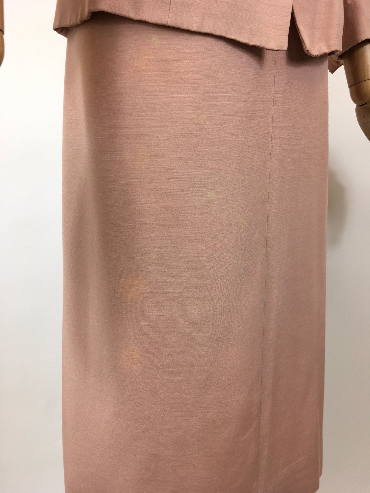 Original 1940’s Volup 2pc Suit by ‘ Renauld Frocks ‘ - In A Dusky Pink Silk