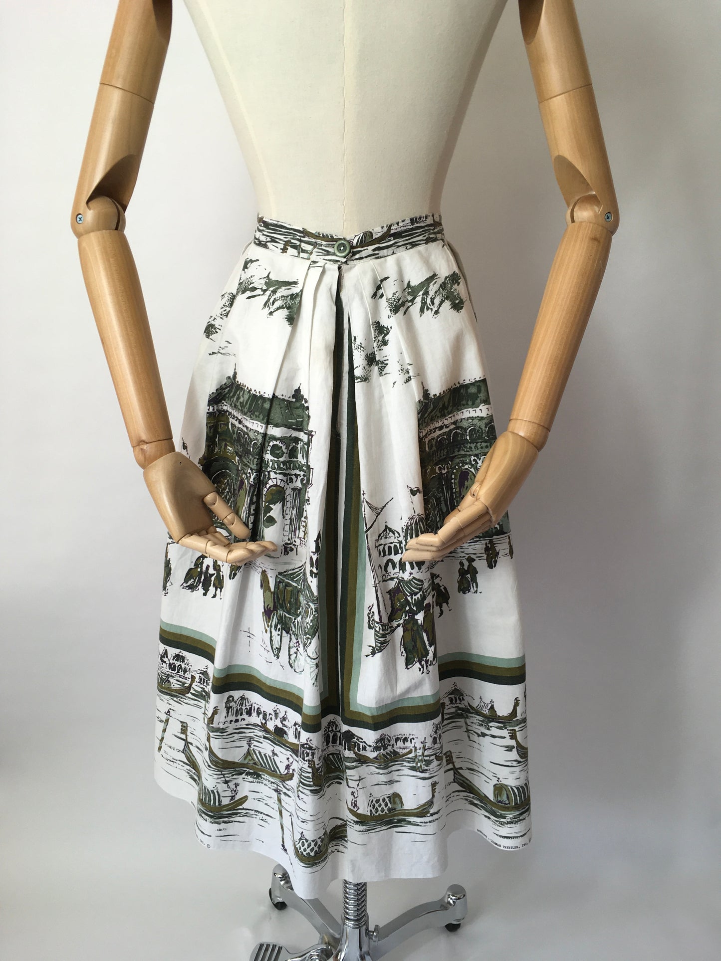 Original 1950’s Novelty Scenic Print Skirt - Featuring Victorian Scenes, Horses & Carriages, Gondolas on the River