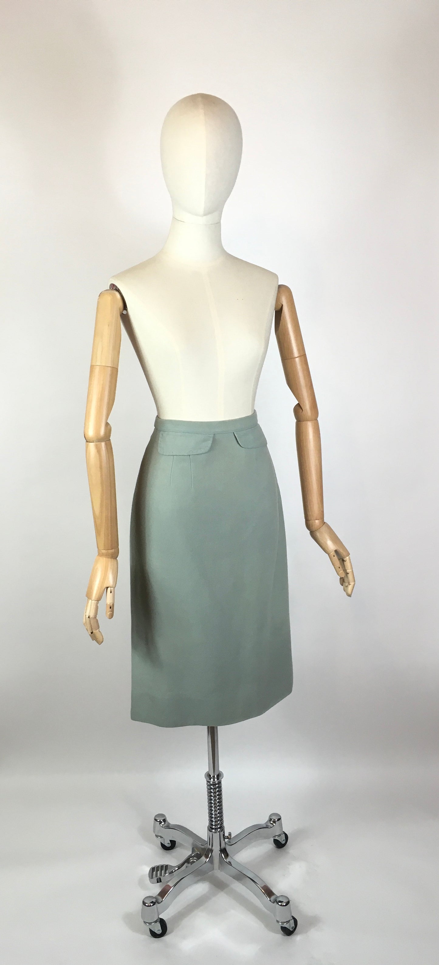 Original 1950’s Wool Pencil Skirt - Fabulous Details in Pale Mint Green