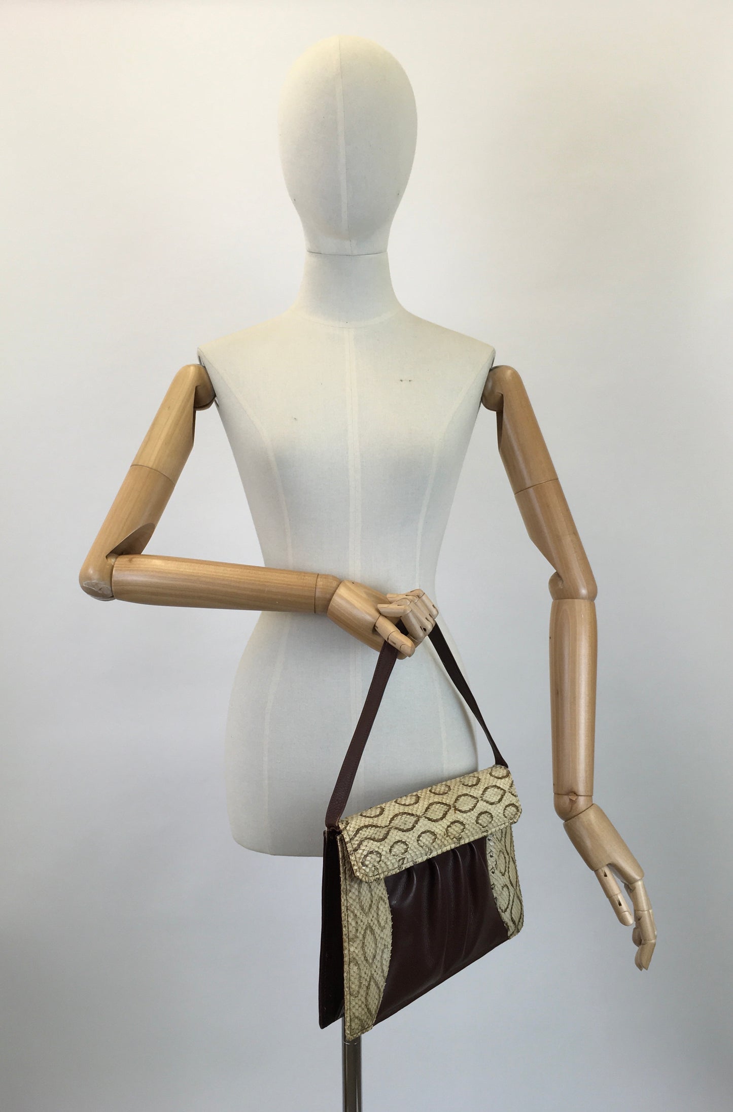 Original 1940's Darling Snakeskin & Leather Handbag - With Lovely Details