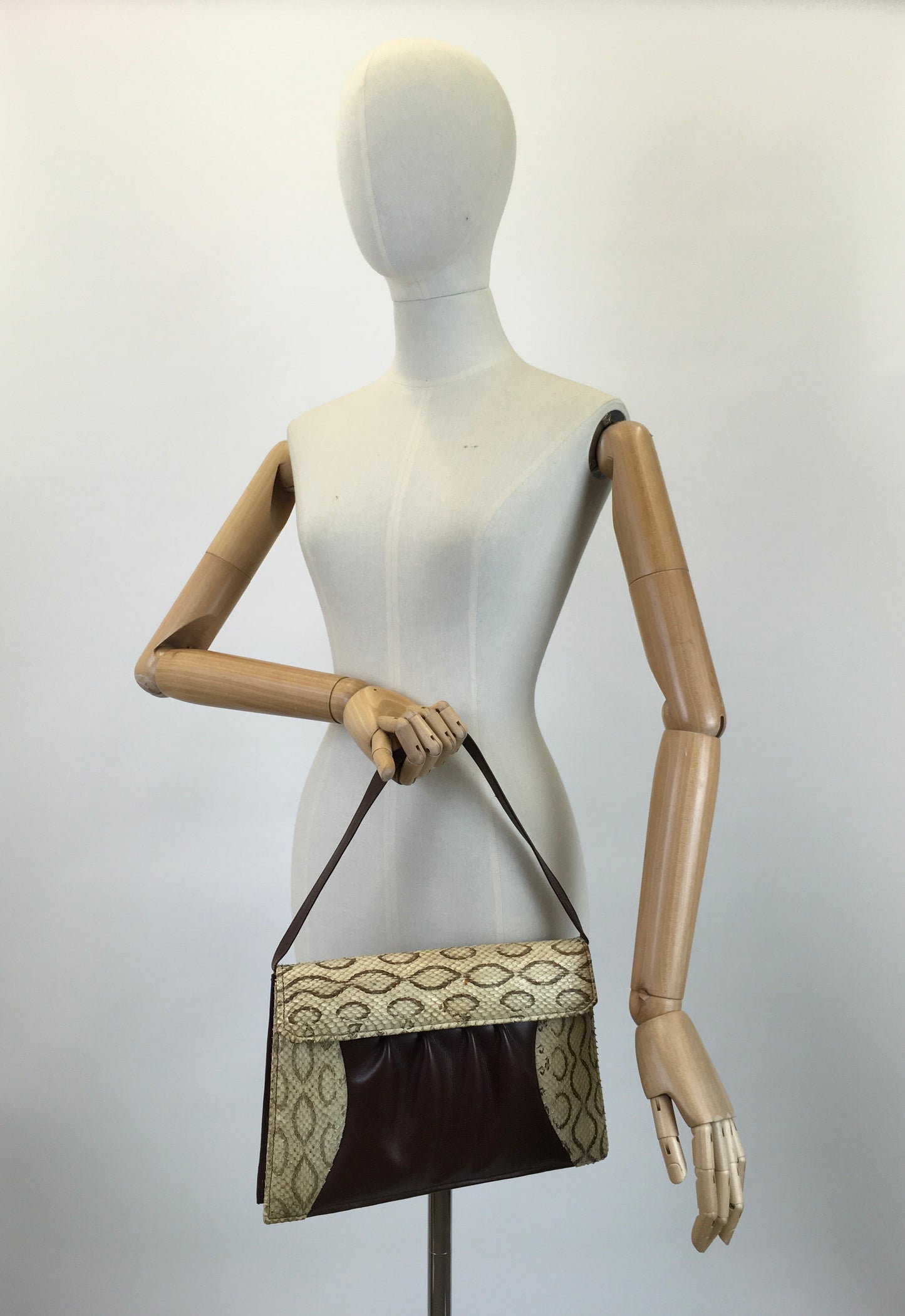 Original 1940's Darling Snakeskin & Leather Handbag - With Lovely Details