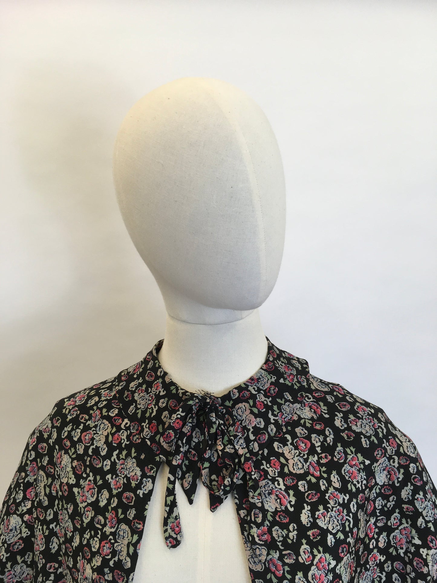 Original 1930's Capelet - Fabulous Floral Printed Silk