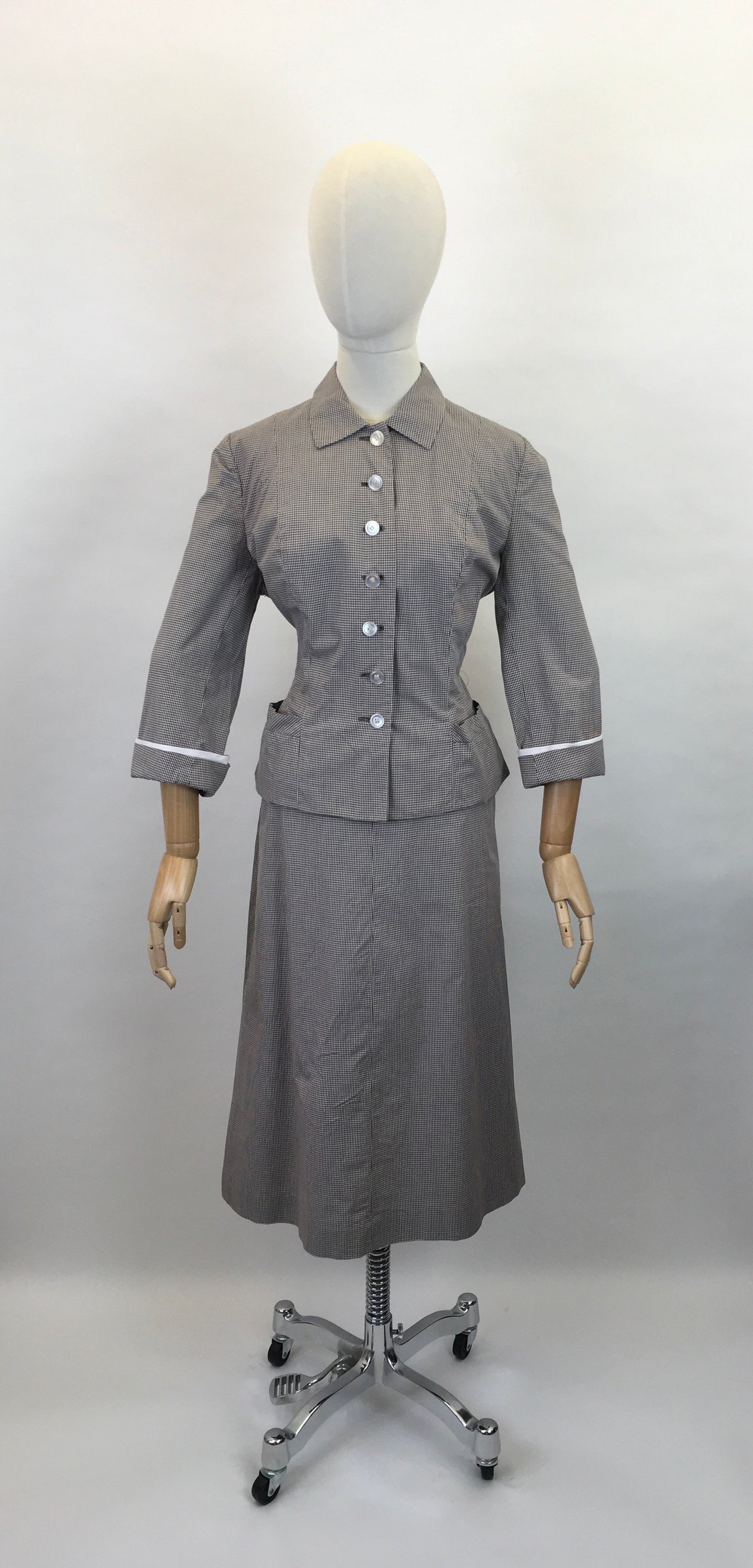 Original 1950’s ‘ Glenhaven ‘ Summer Suit - In A Brown and White Gingham Check