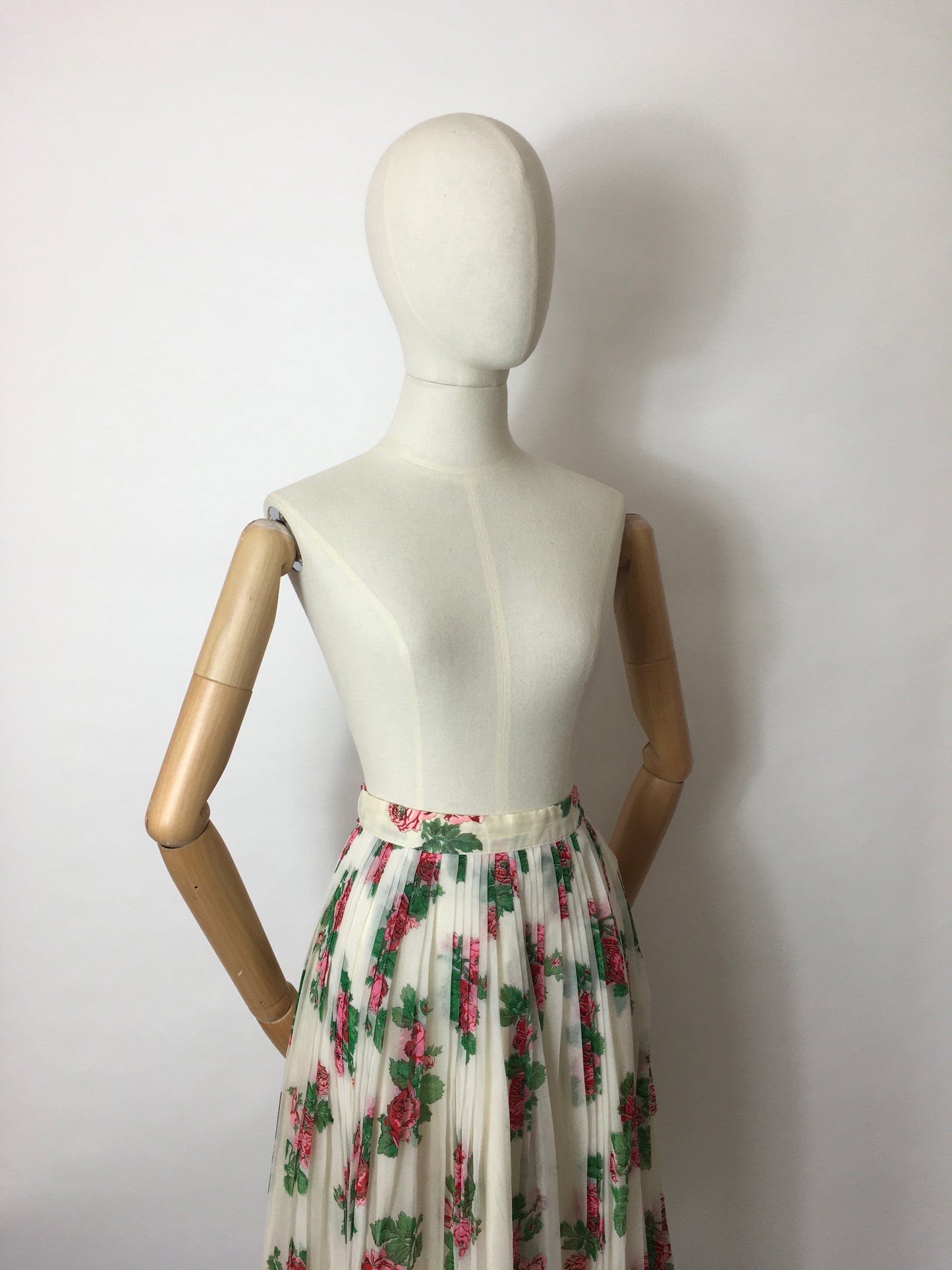 Original 1950’s Pleated Skirt - In A Darling Pink Floral