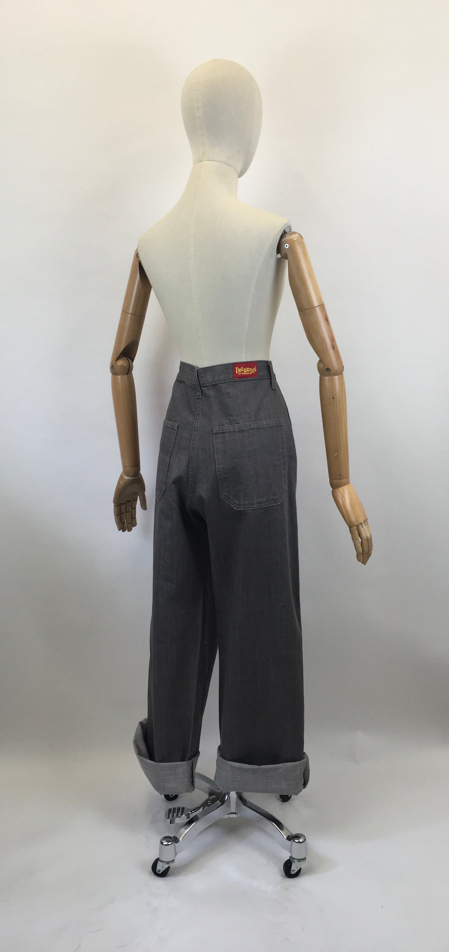 Freddie’s Of Pinewood 40s Button Jeans in Grey