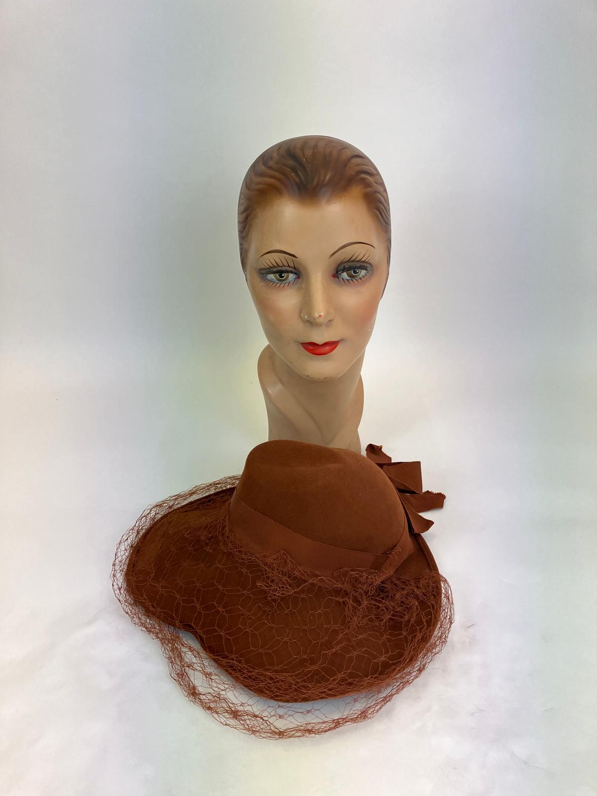 Original 1940's Beautiful Heart shaped Hat - true Cinnamon