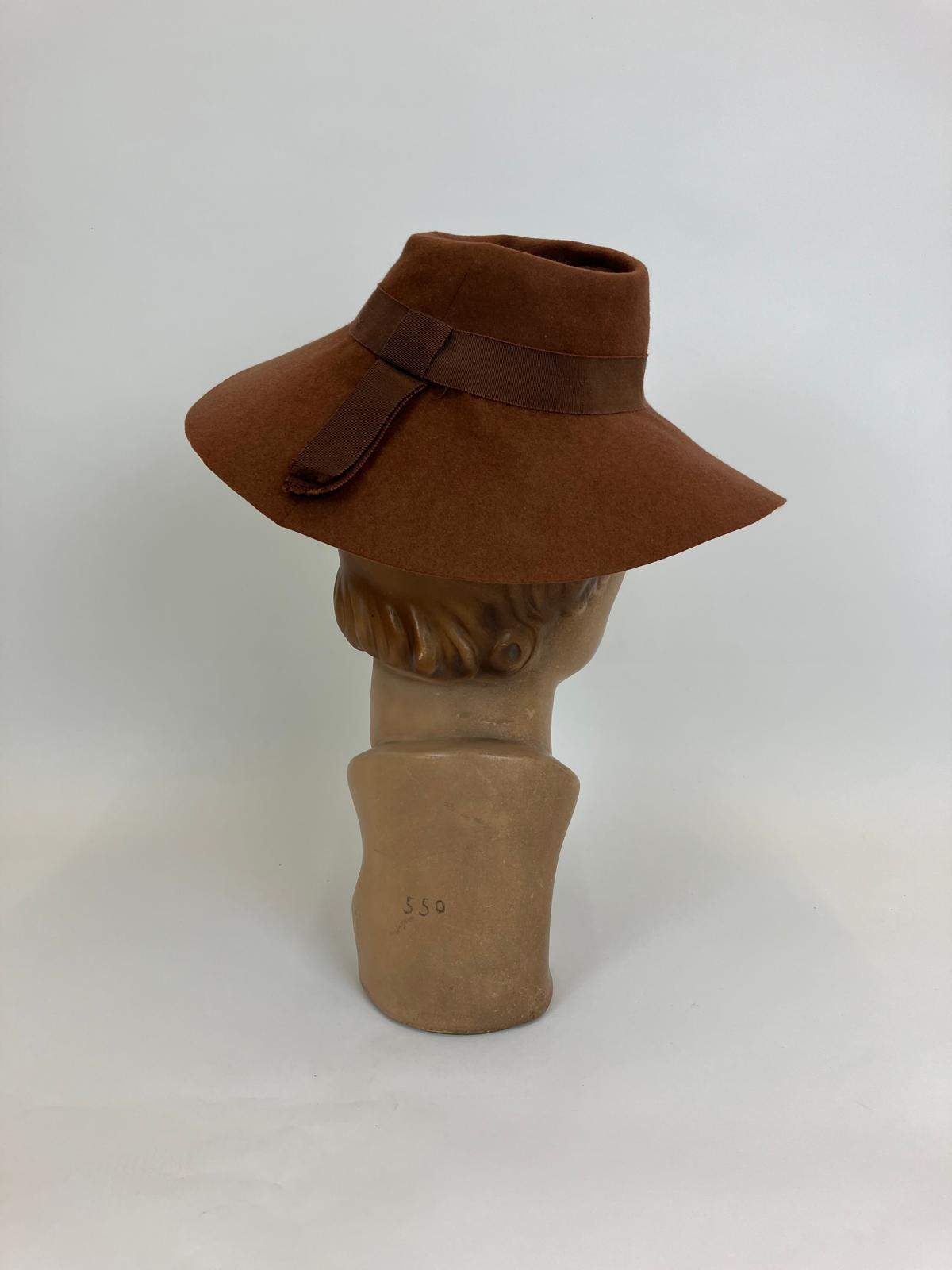 Original 1940's felt perch brimmed hat - light caramel brown