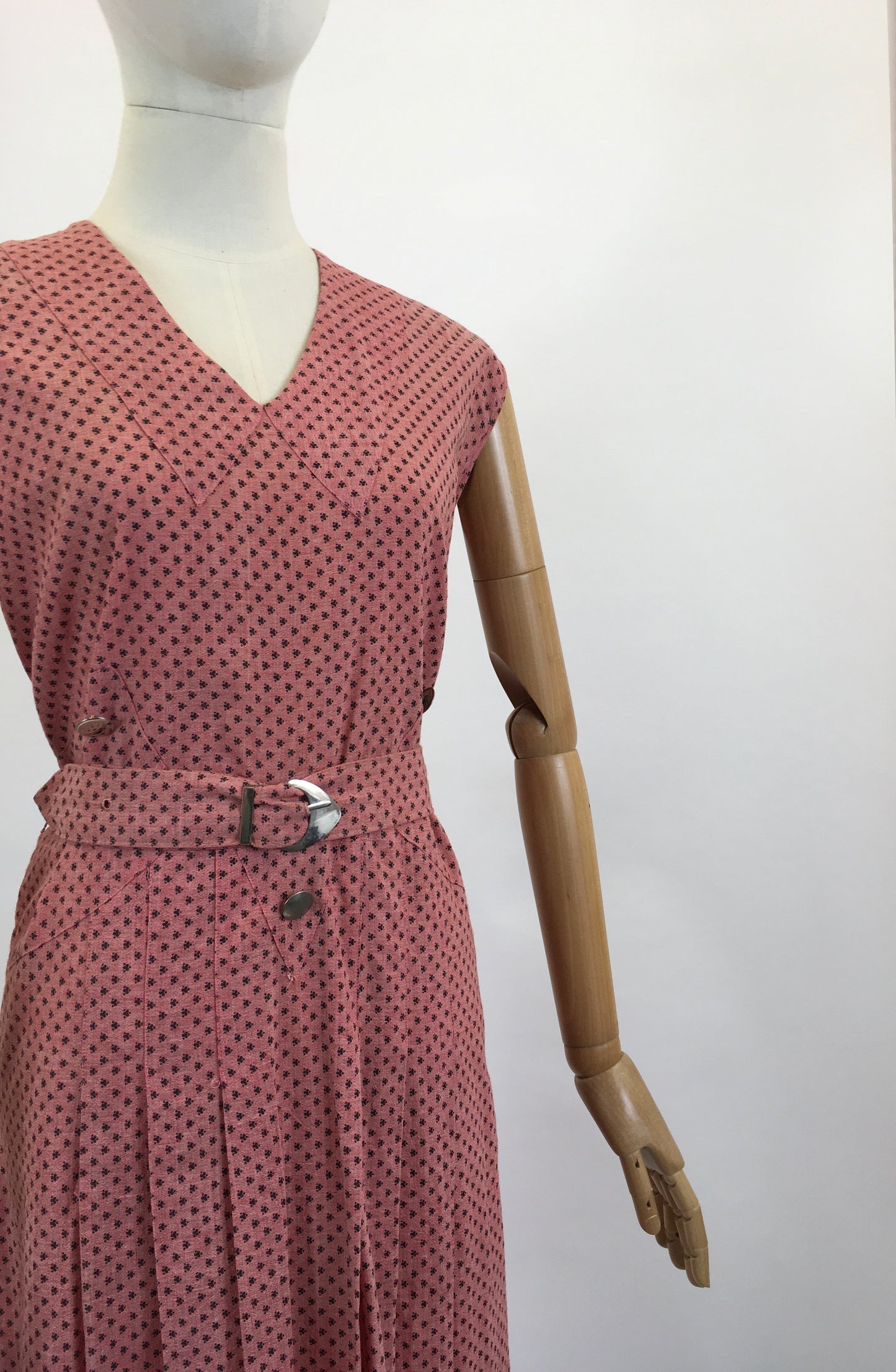 Original Late 1930's Beautiful dress - in Coral Pink with original belt