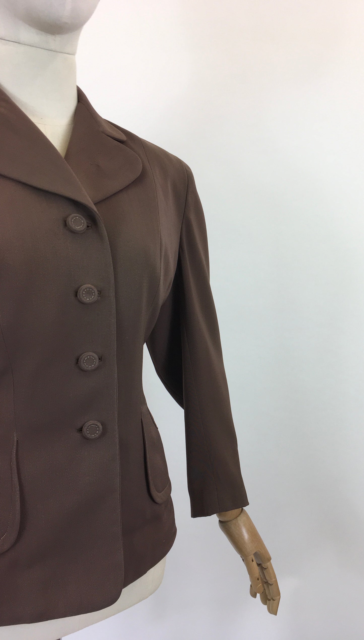 Original 1940’s Fabulous Fitted Jacket - mid Brown