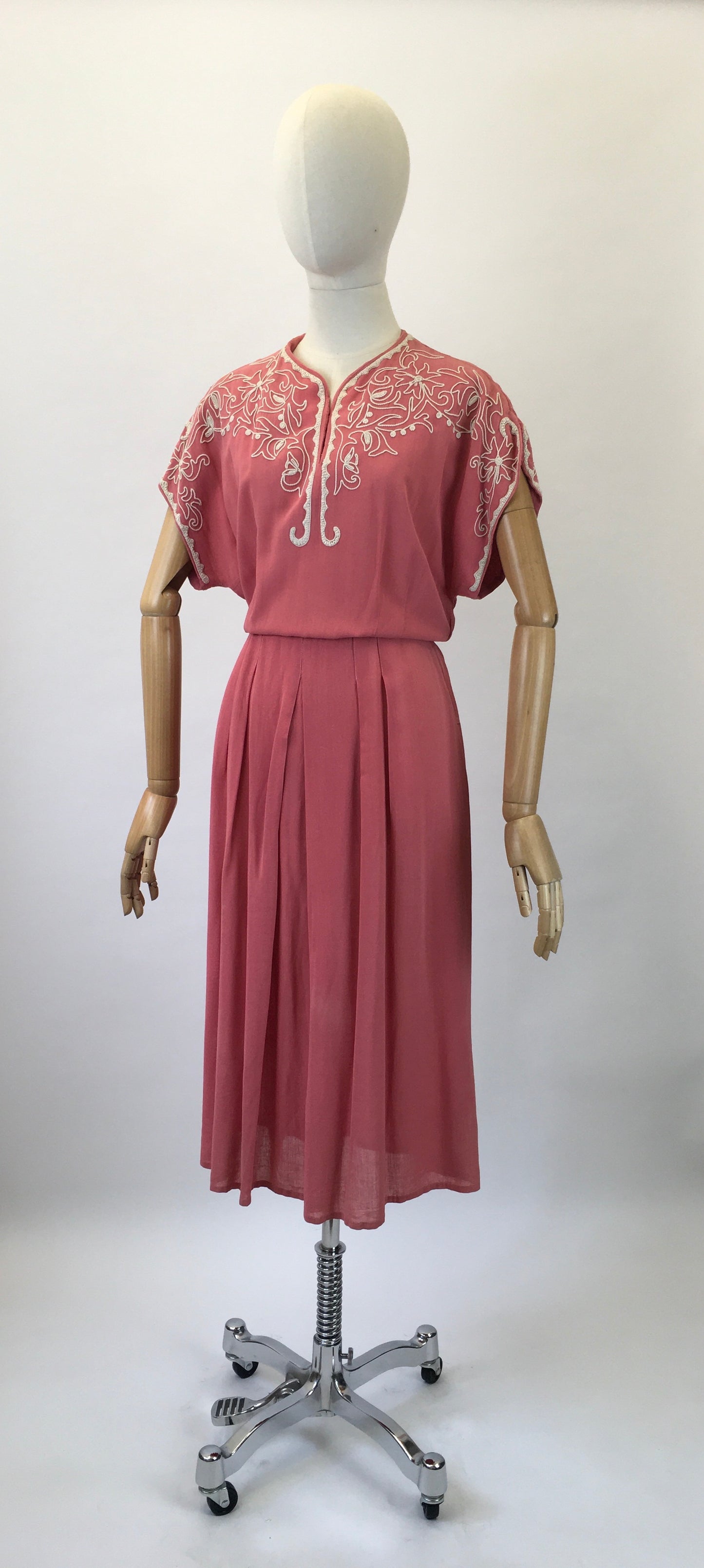 Original 1940s Fine Cotton Lawn Dress - subtle shade of Salmon Pink