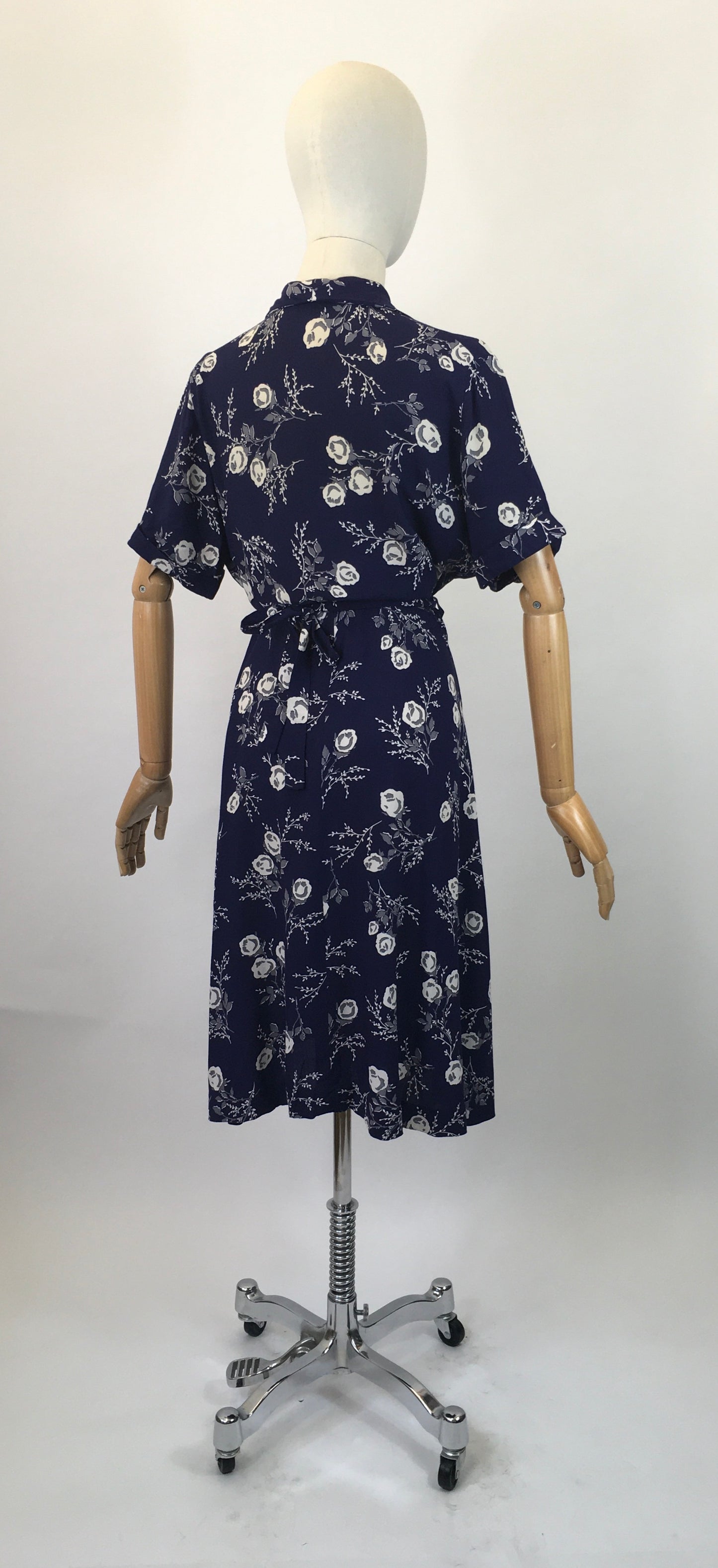 Original 1940’s Floral Cotton Shirtwaister dress - In hues of Cream and grey flowers