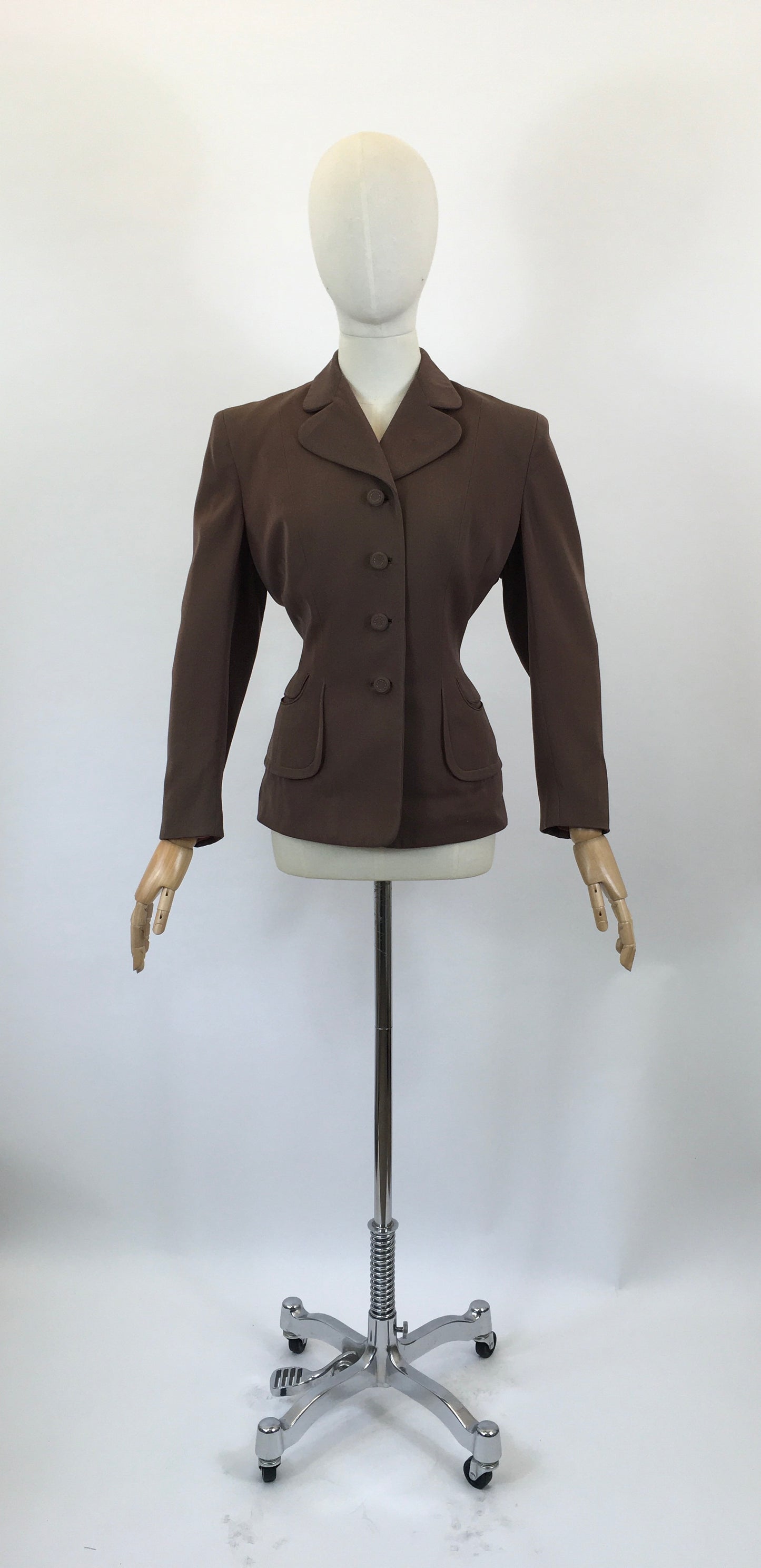 Original 1940’s Fabulous Fitted Jacket - mid Brown