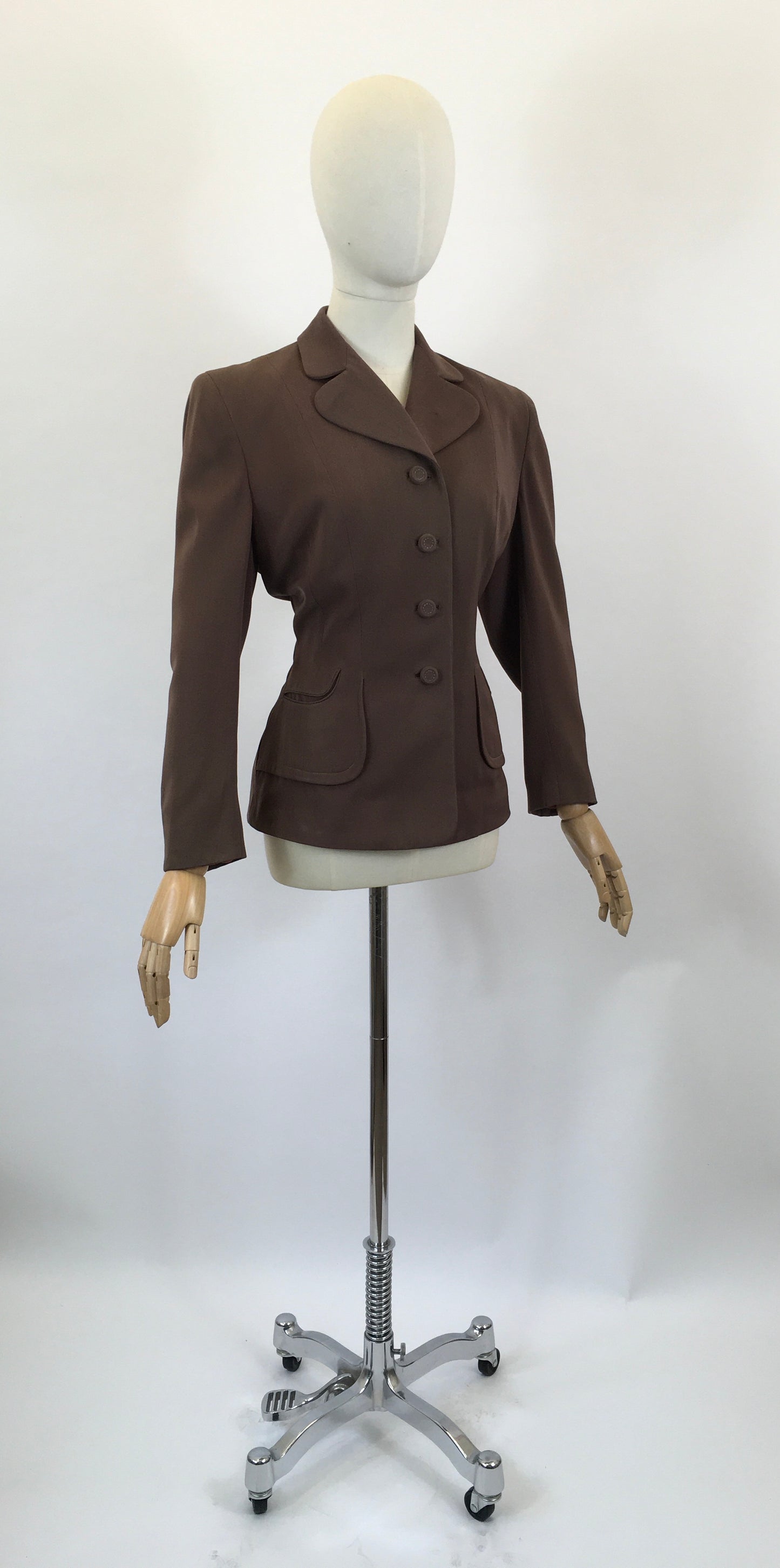 Original 1940’s Fabulous Fitted Jacket - mid Brown