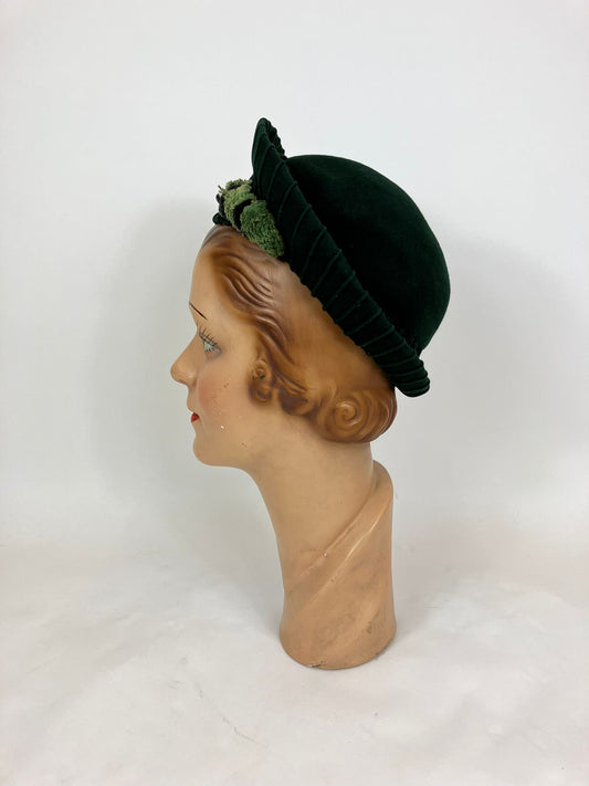 Original 1930’s Structured and pleated  hat - Deep dark  Green