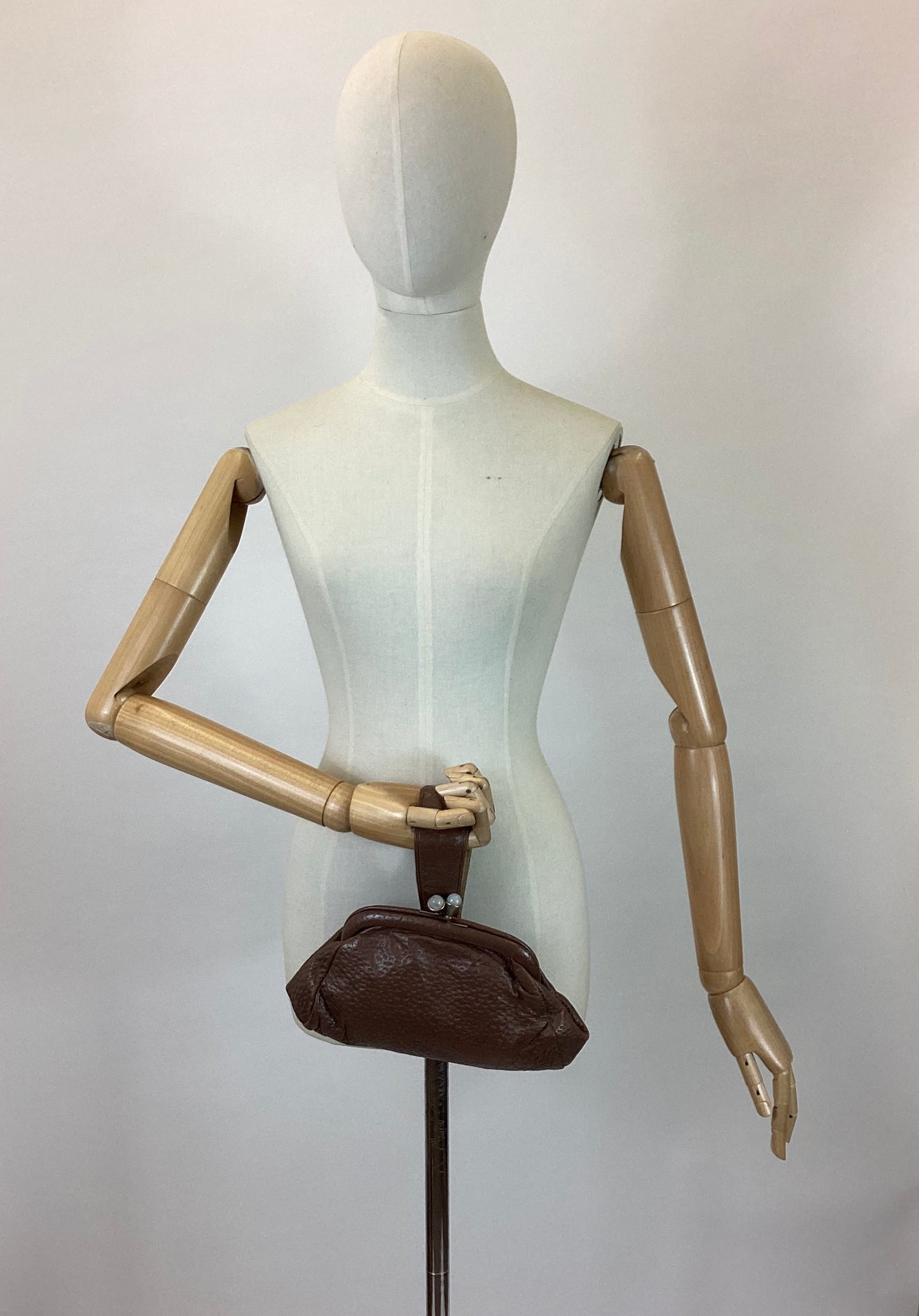 Original 40s/50s Ostrich leather handbag - in a pale mud brown shade