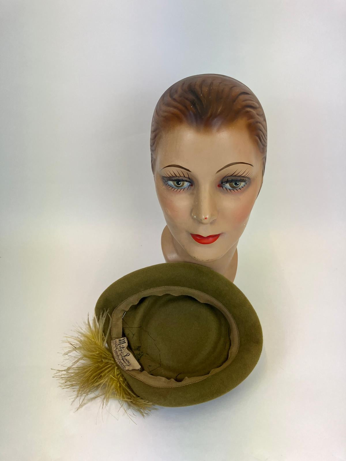 Original 1950's Gorgeous velvet headpiece - in Moss Green