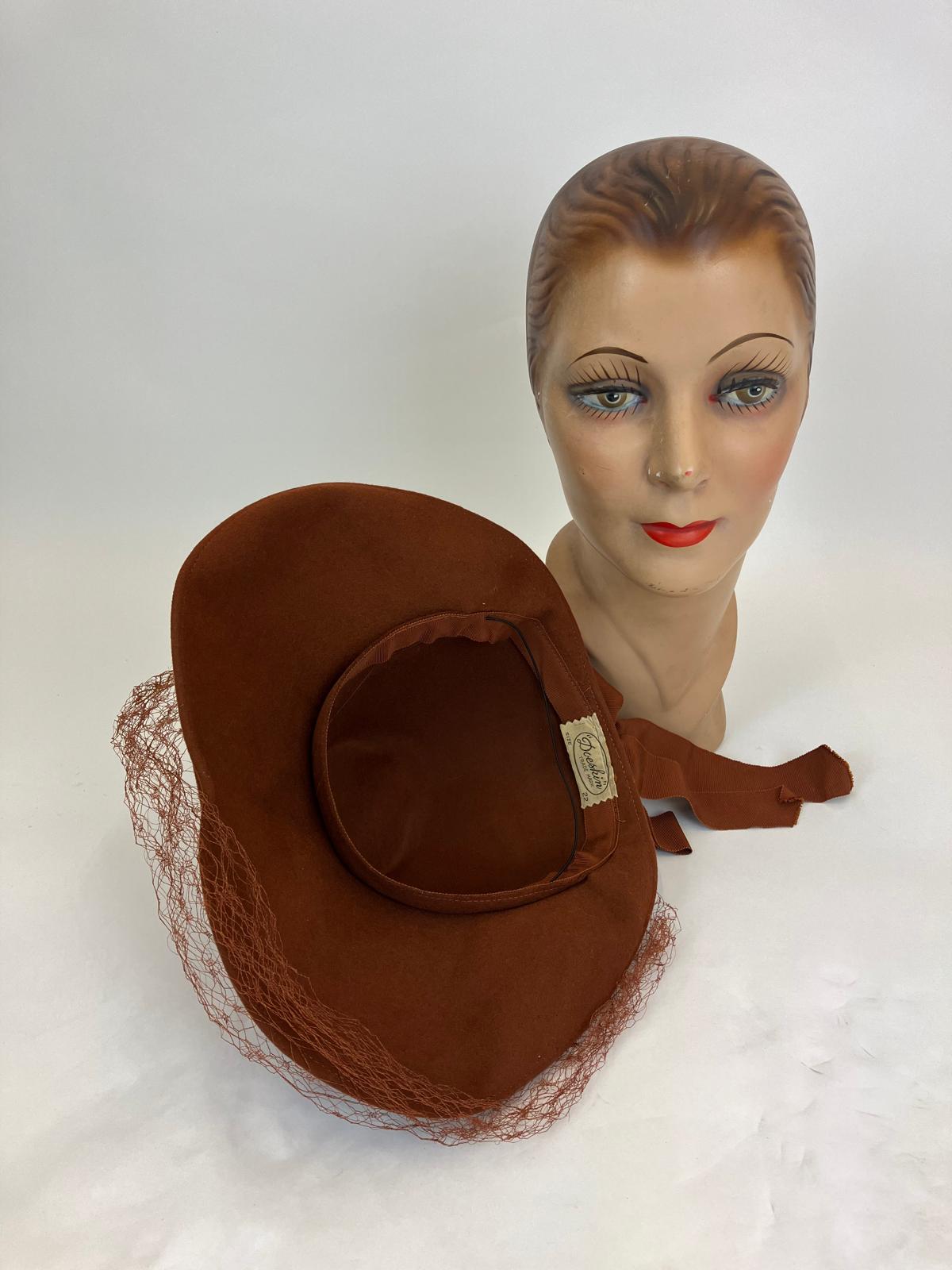 Original 1940's Beautiful Heart shaped Hat - true Cinnamon