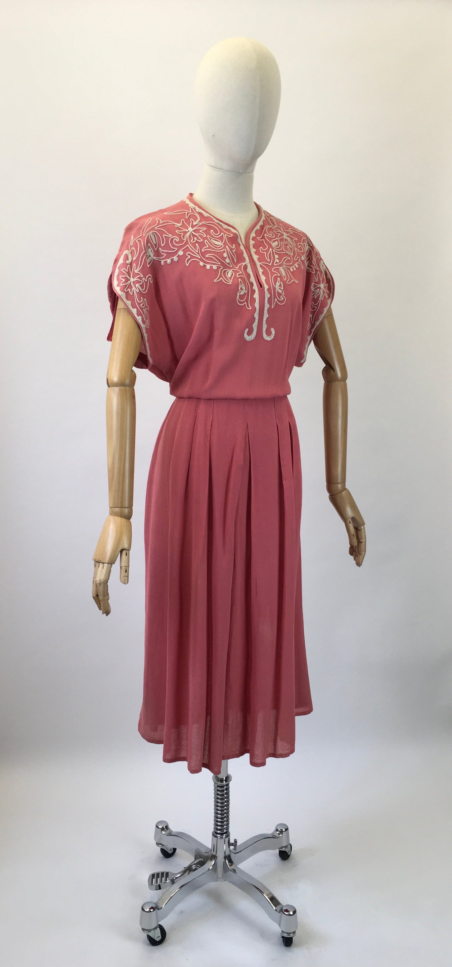 Original 1940s Fine Cotton Lawn Dress - subtle shade of Salmon Pink