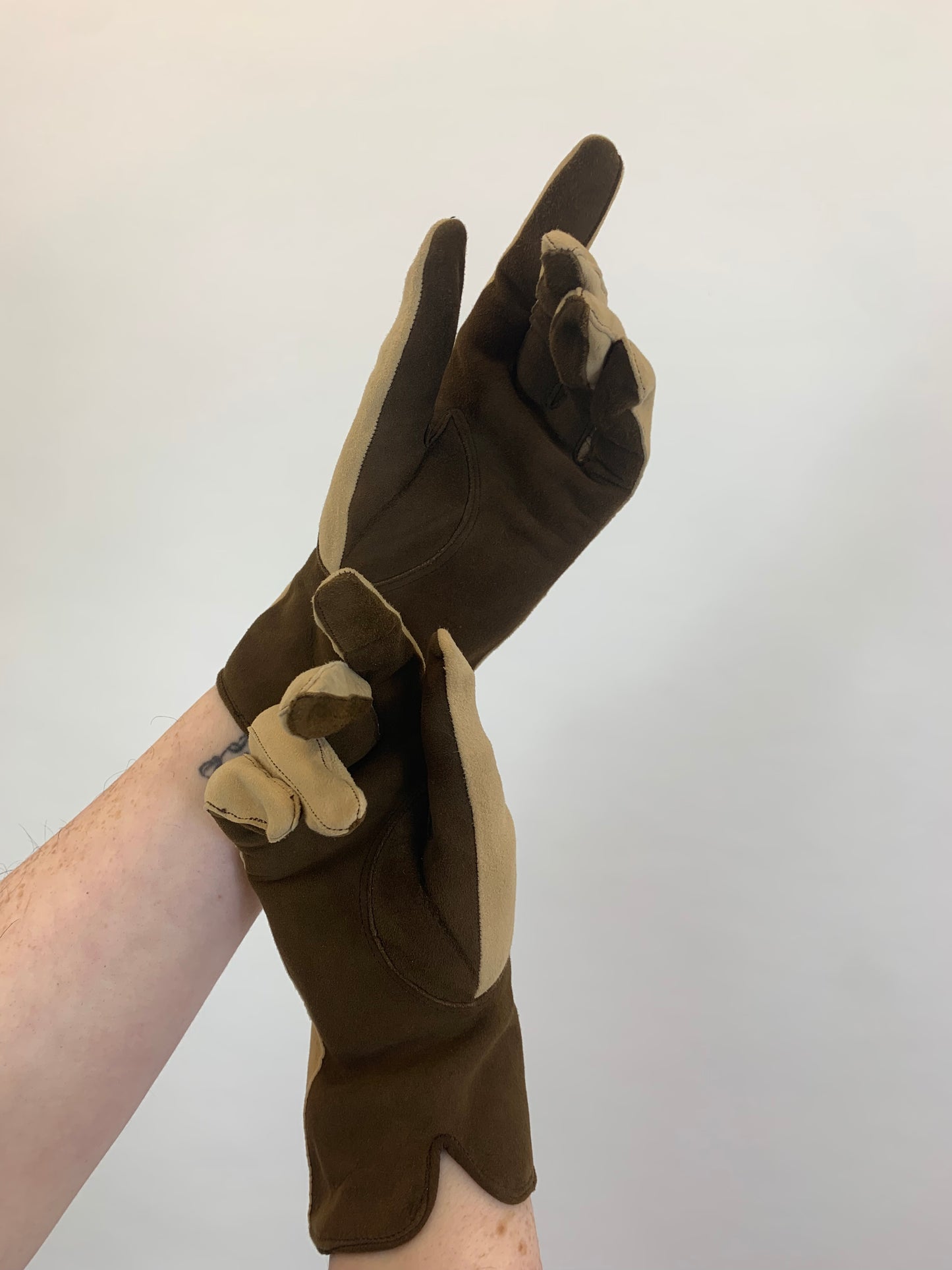 Original 1940's pair Gloves - 2 tone Fawn and Brown colourway