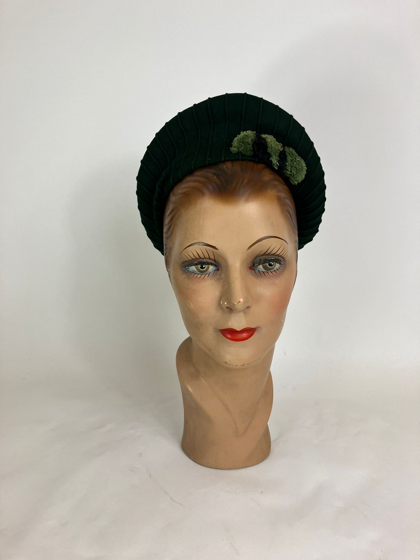 Original 1930’s Structured and pleated  hat - Deep dark  Green