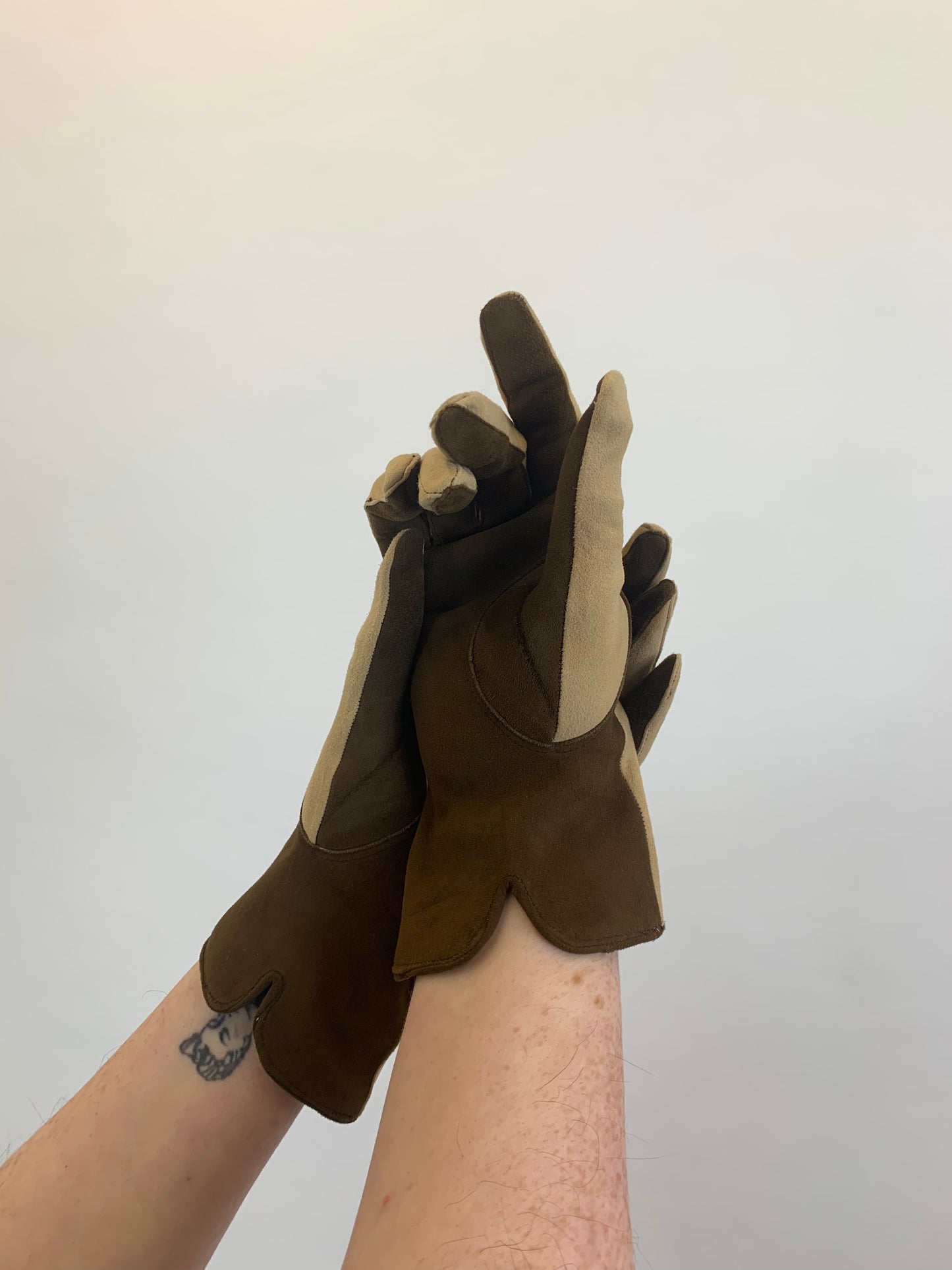 Original 1940's pair Gloves - 2 tone Fawn and Brown colourway